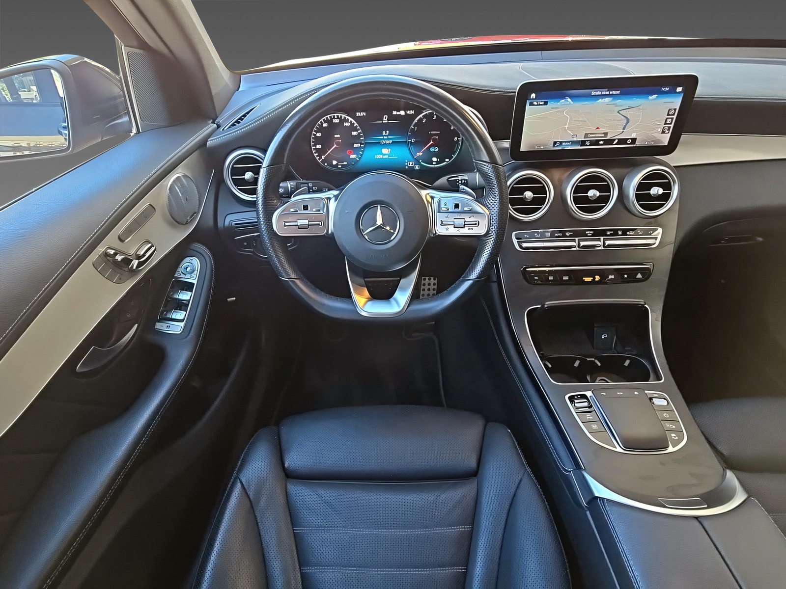 MERCEDES-BENZ GLC 300 de 4Matic AMG Line-image-13