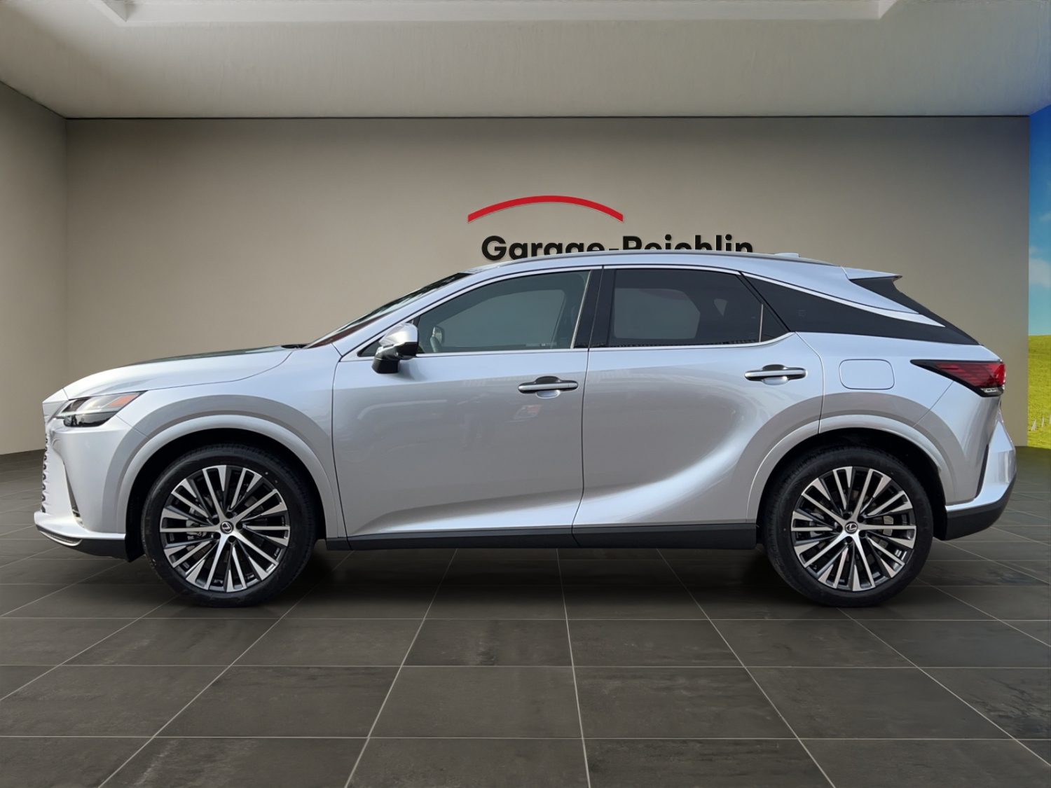 LEXUS RX 450h+ Comfort-showroom-element-1