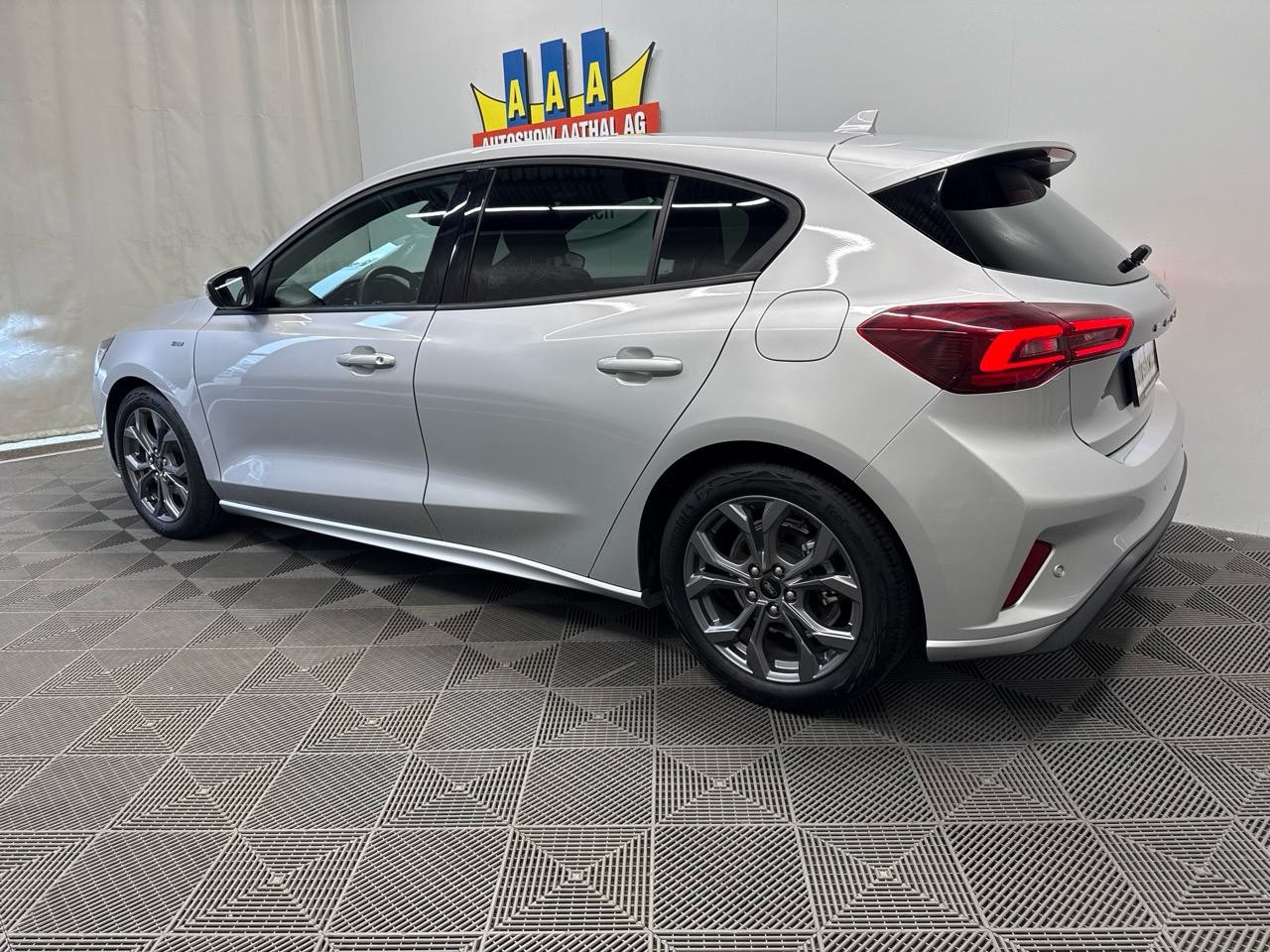 FORD Focus 1.0 MHEV ST-Line Automat-showroom-element-1