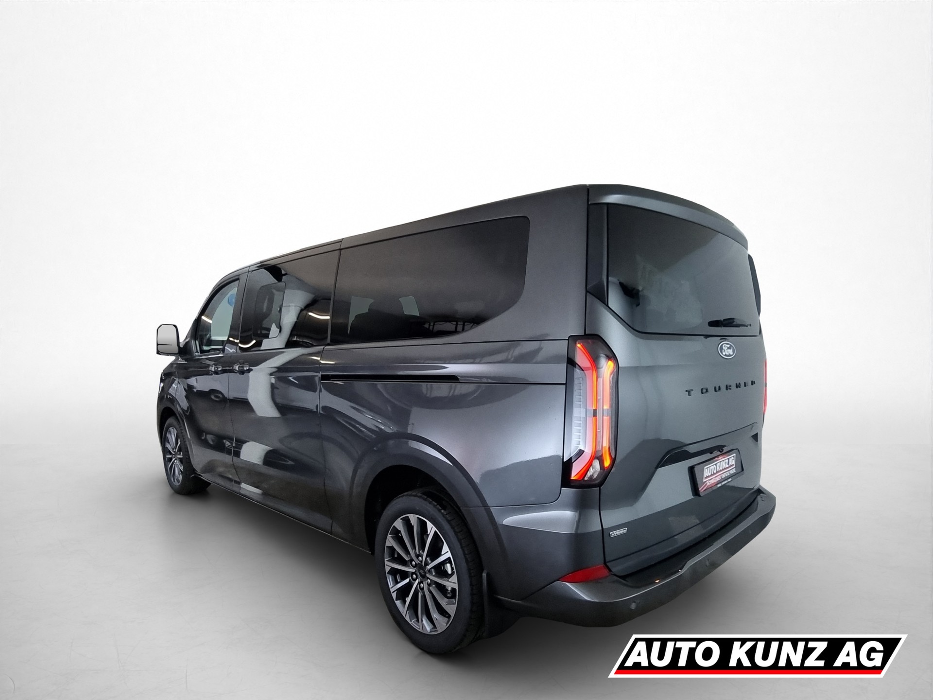 FORD Tourneo Custom Titanium X L2H1 8-Plätzer-showroom-element-3