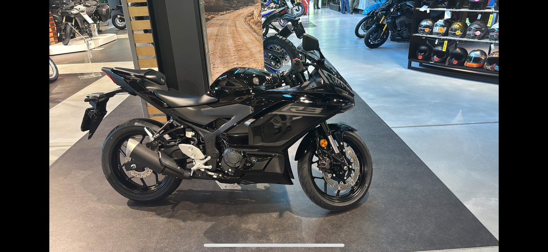 YAMAHA YZF-R3-image-2