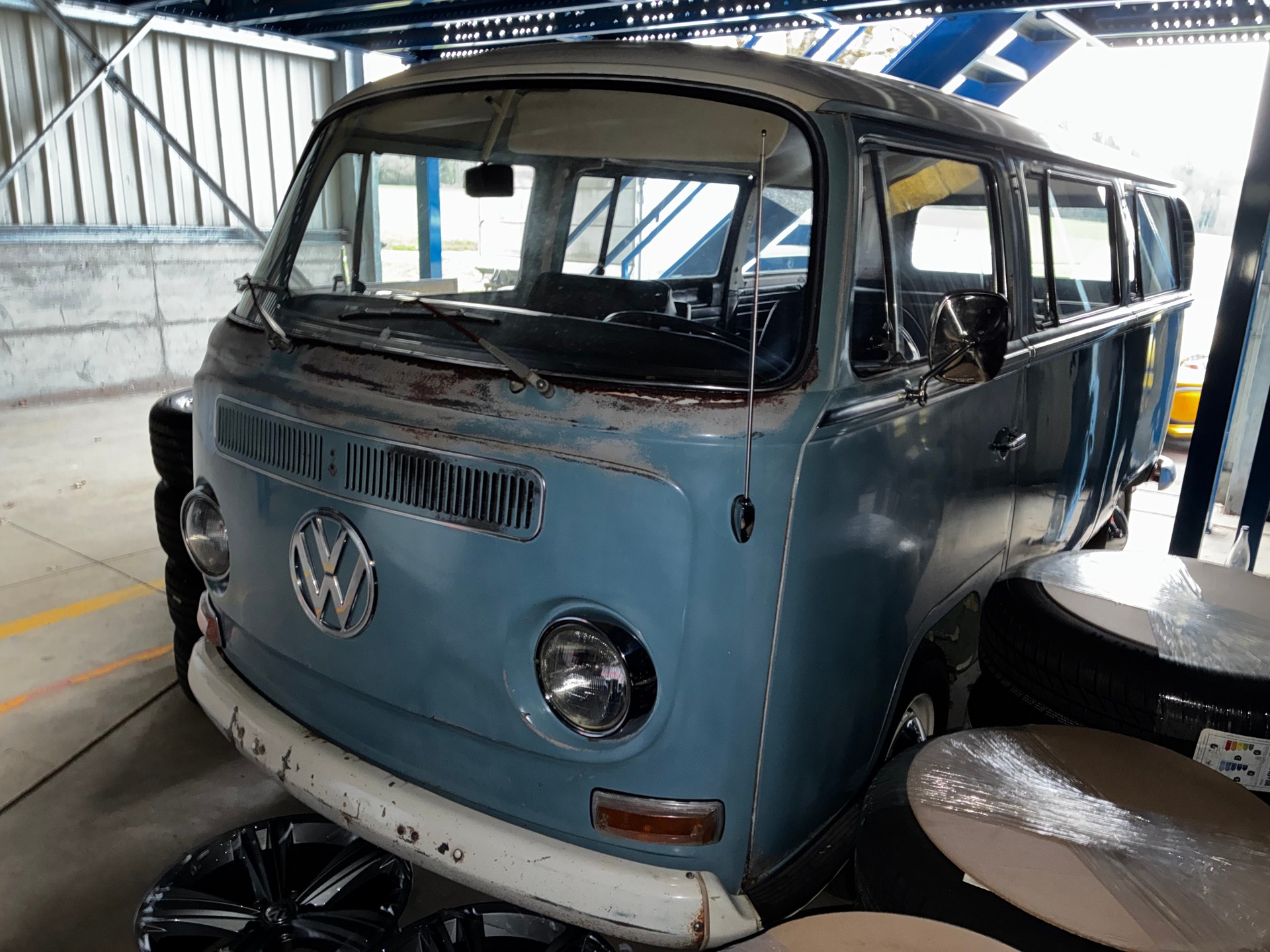 VW Deluxe