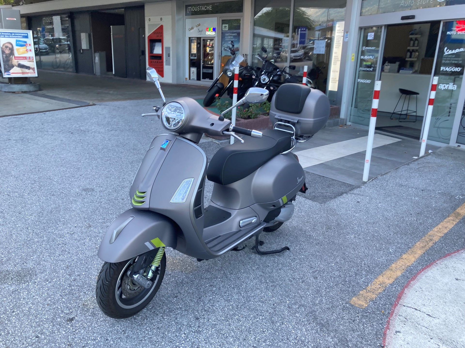 PIAGGIO Vespa GTS 300 Super Tech ABS-image-0