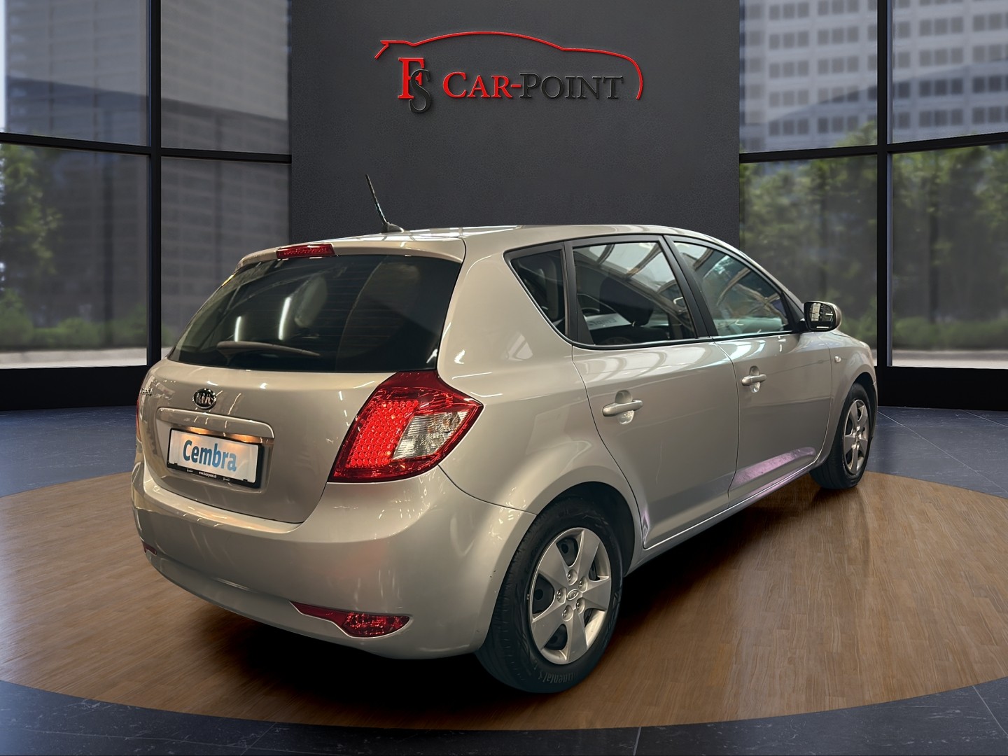 KIA CEED-showroom-element-2