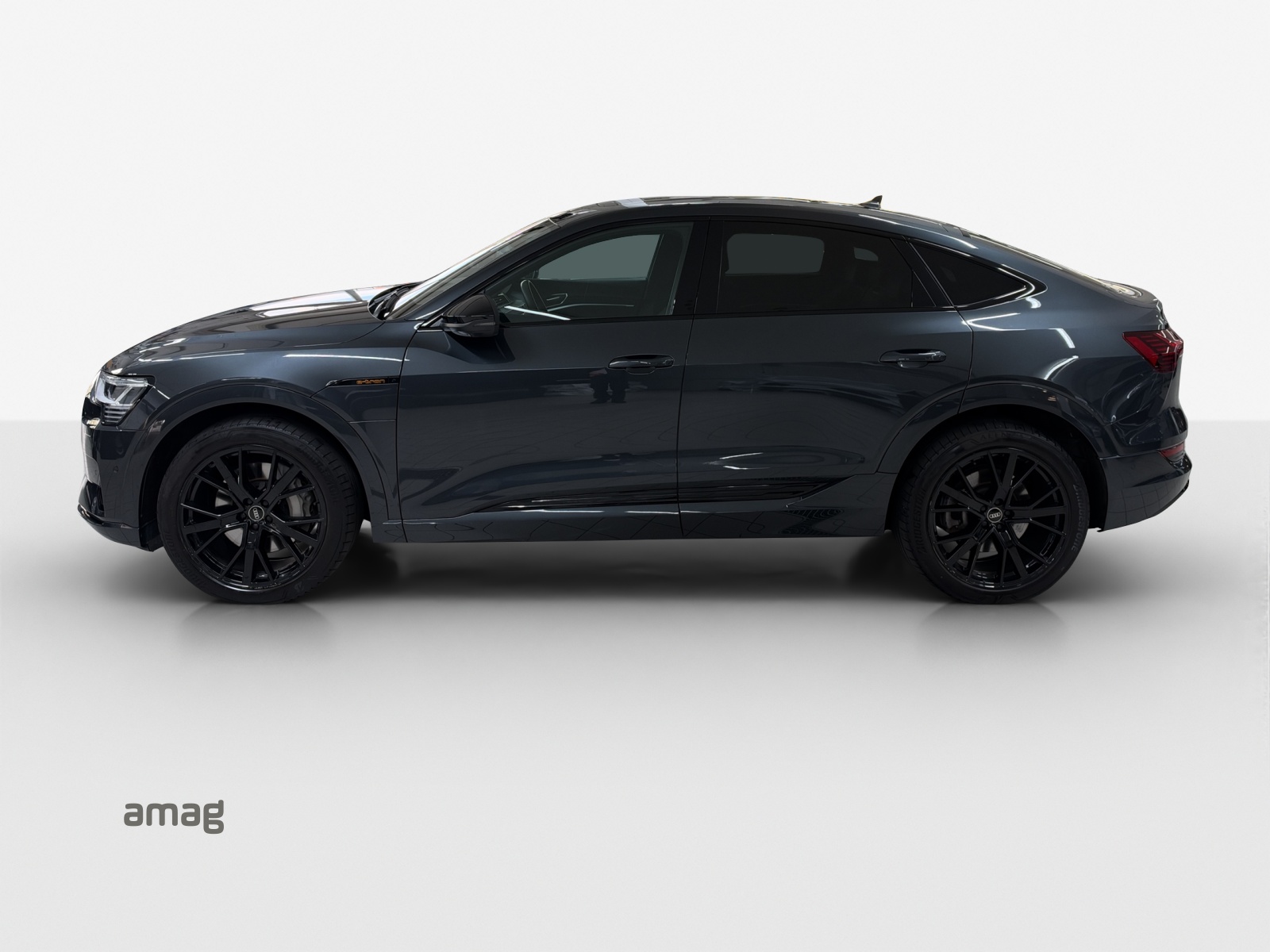 AUDI e-tron 55 Sportback Advanced Black Edition quattro-showroom-element-1