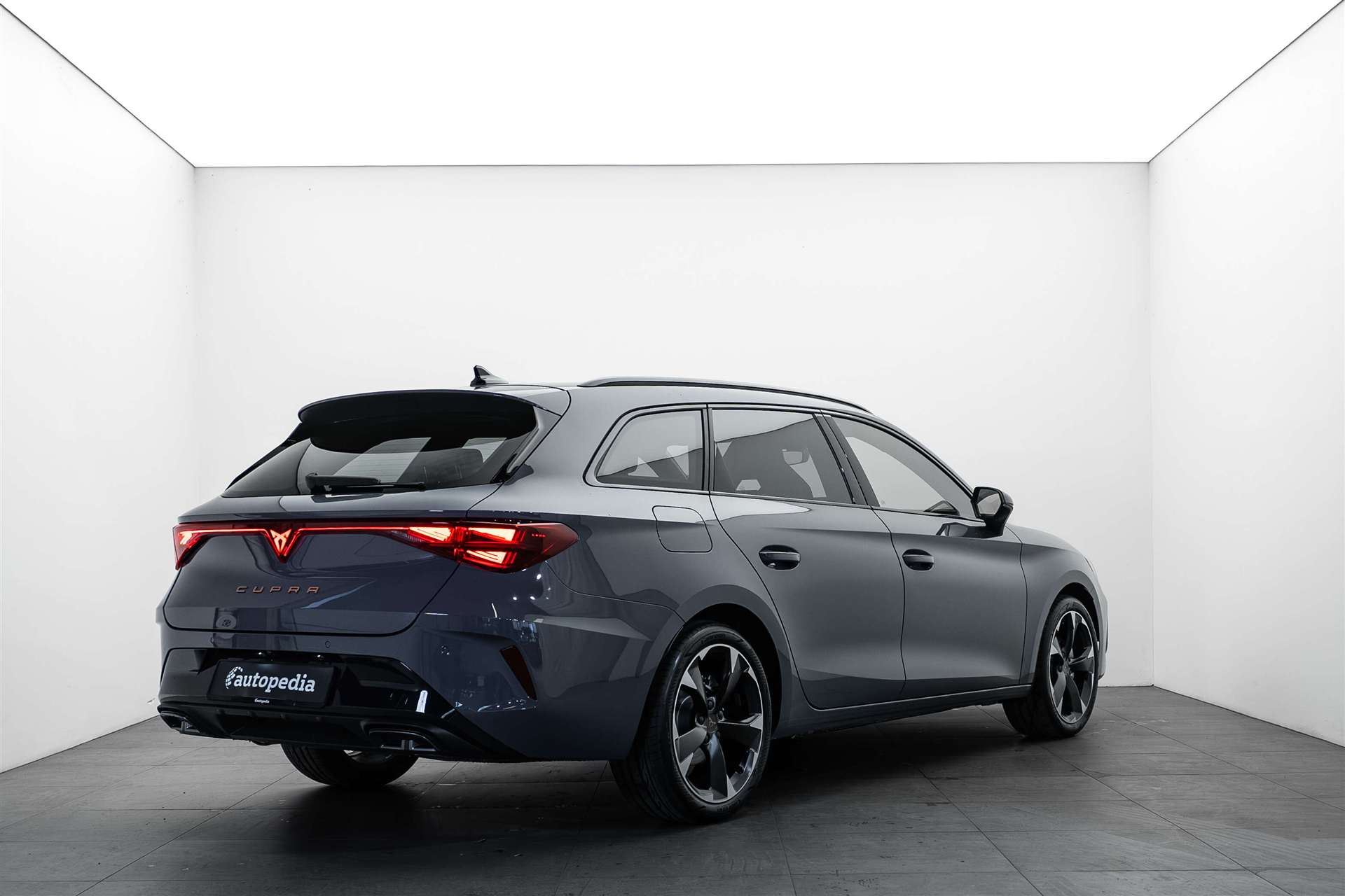 CUPRA CUPRA LEON ST 1.5 eTSi DSG-Automat-showroom-element-1