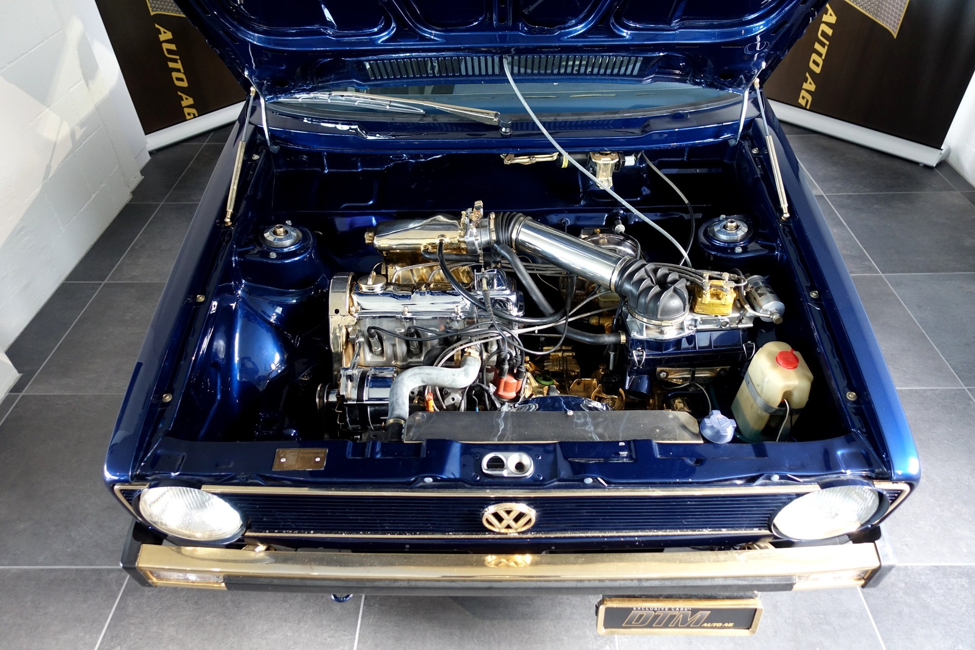 VW Golf 1800 GTI-showroom-element-1
