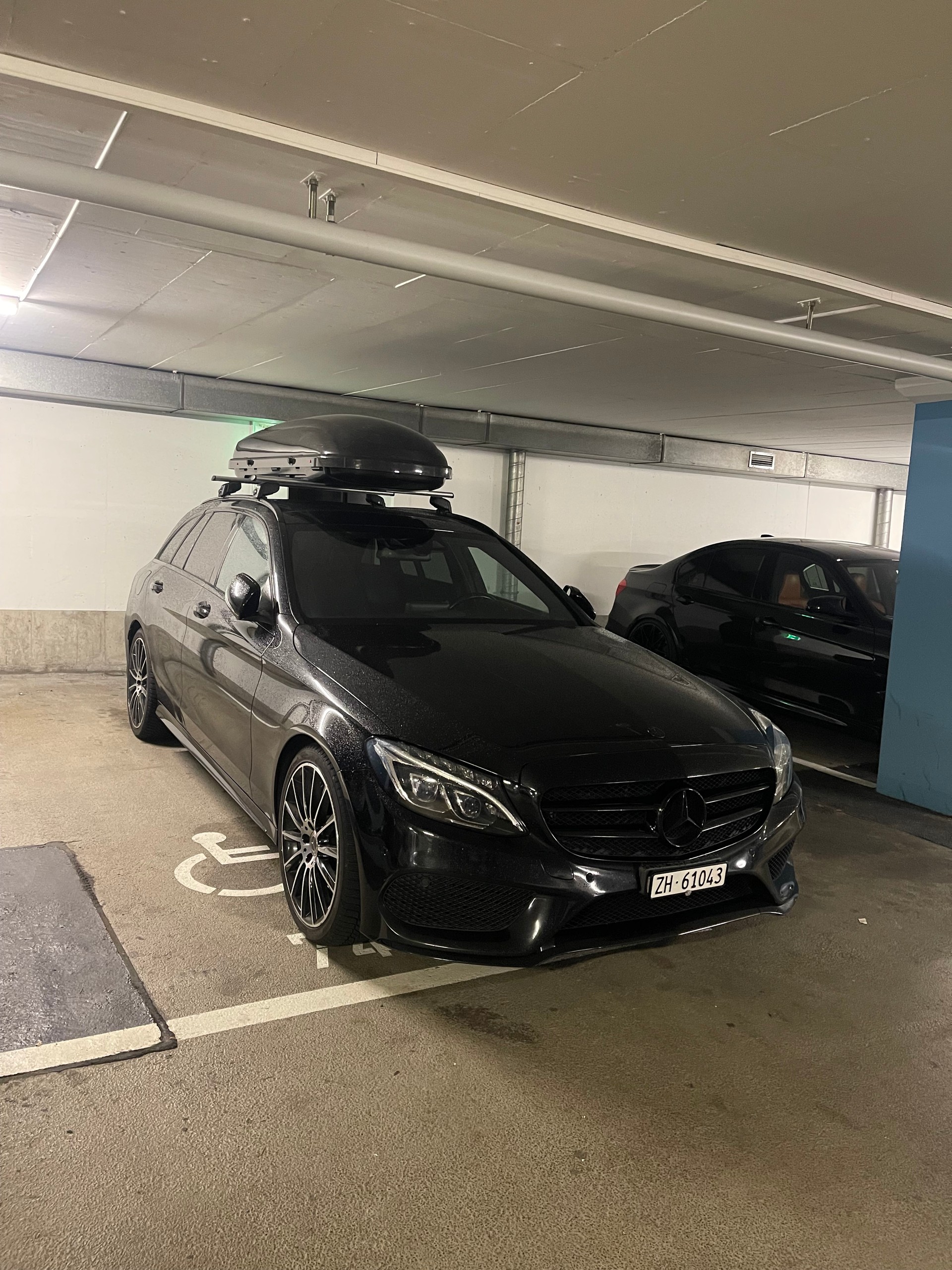 MERCEDES-BENZ C 250 d AMG Line 4Matic 9G-Tronic-image-2