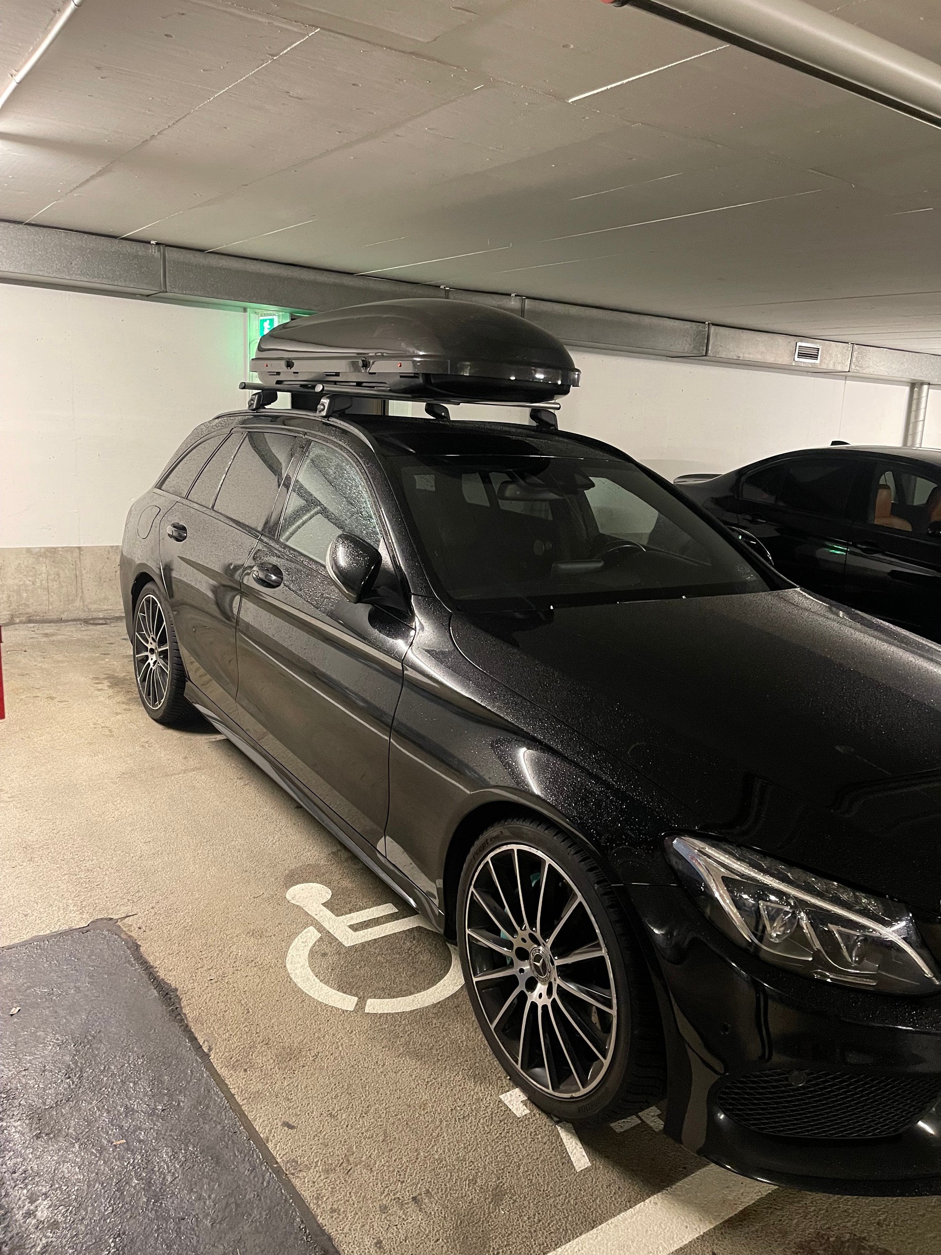 MERCEDES-BENZ C 250 d AMG Line 4Matic 9G-Tronic-image-3
