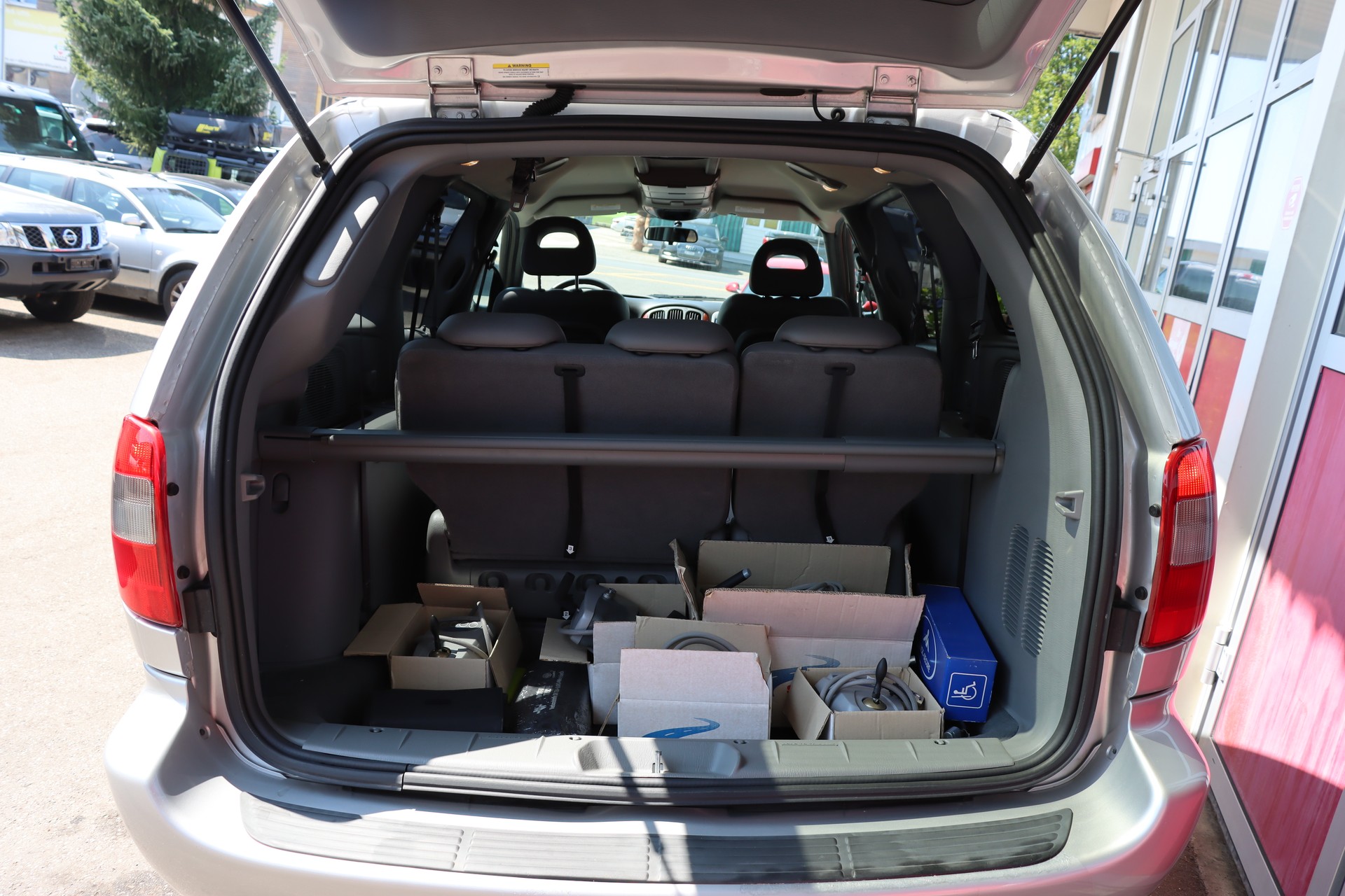 CHRYSLER Paravan-image-10