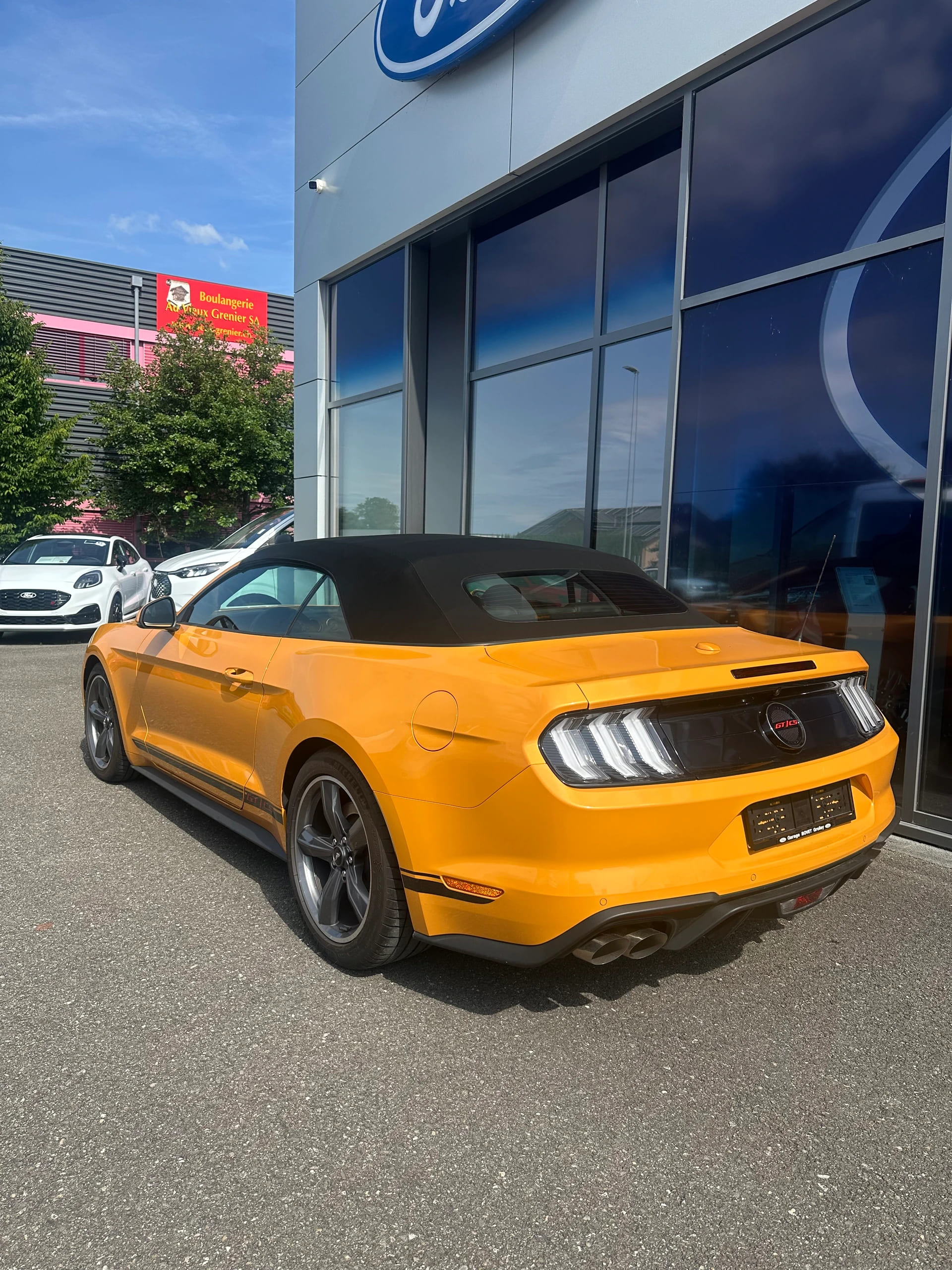 FORD Mustang Convertible 5.0 V8 GT Automatique-image-3