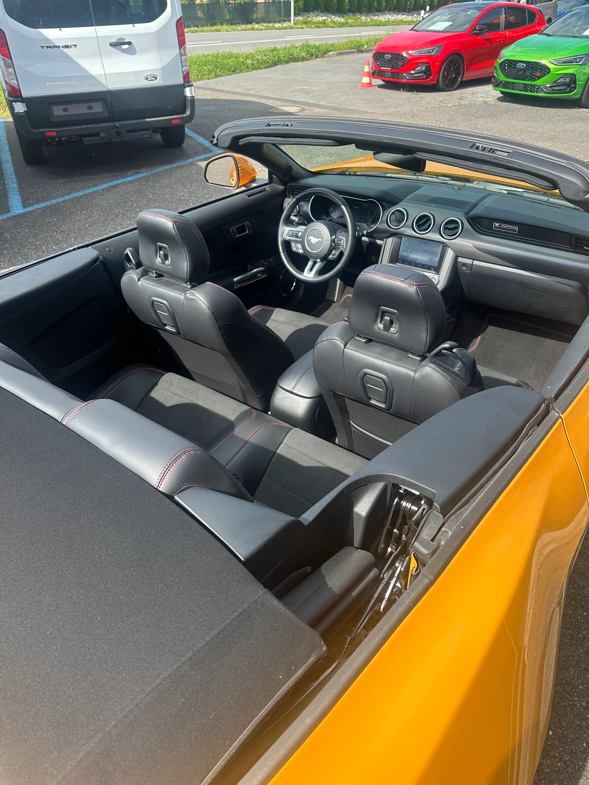 FORD Mustang Convertible 5.0 V8 GT Automatique-image-11
