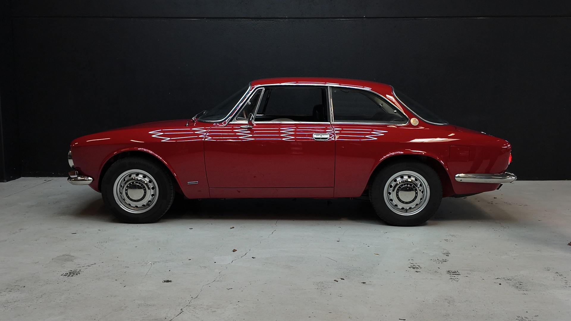 ALFA ROMEO 1750-showroom-element-2