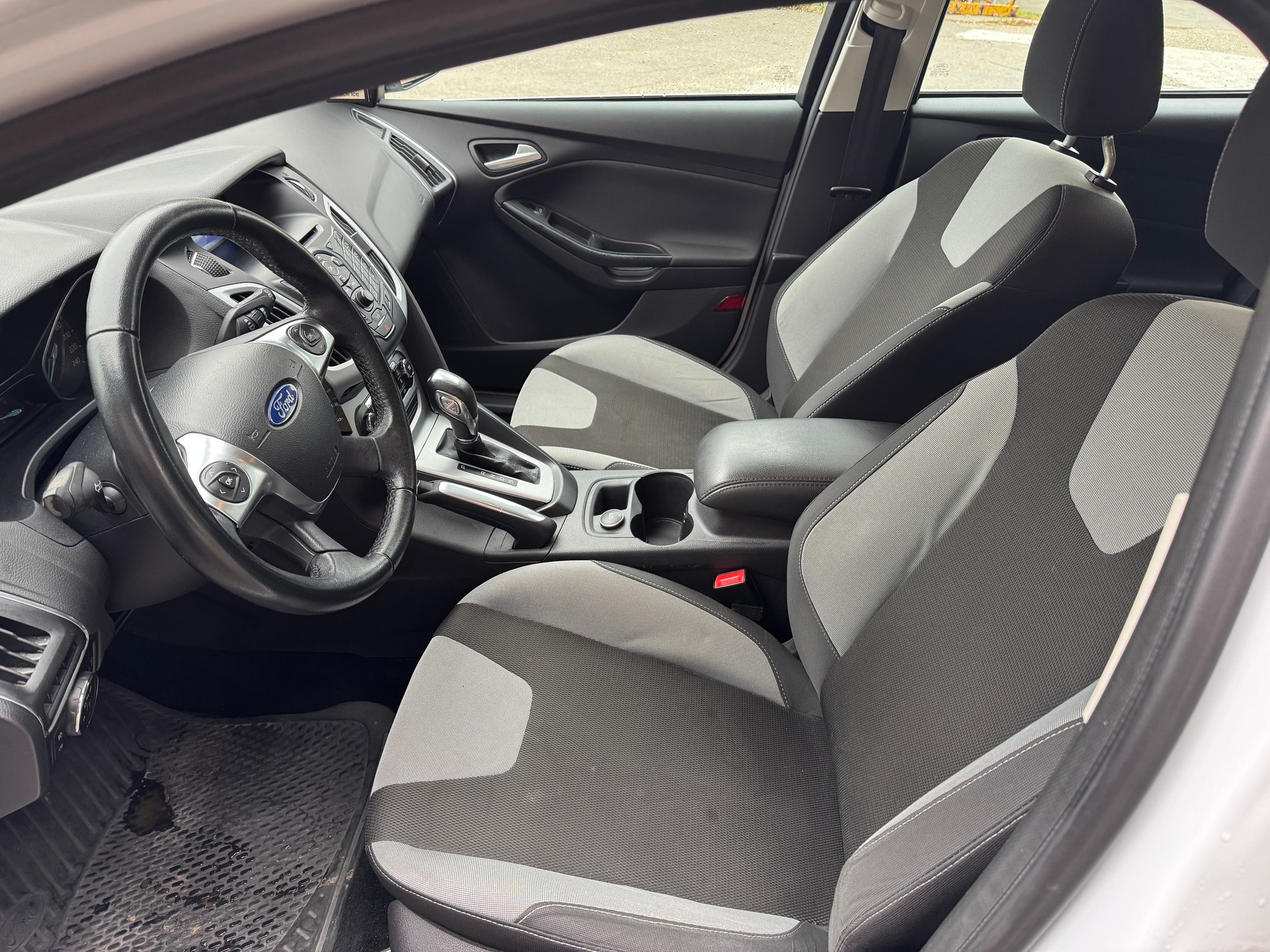 FORD Focus 1.6i VCT Carving PowerShift-image-6