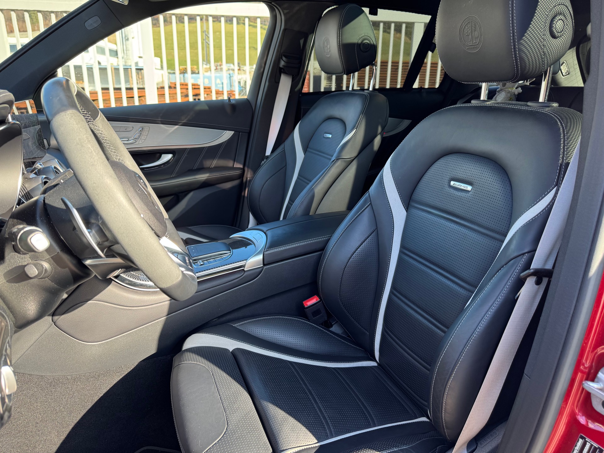 MERCEDES-BENZ GLC 63 S AMG 4Matic 9G-Tronic-image-6