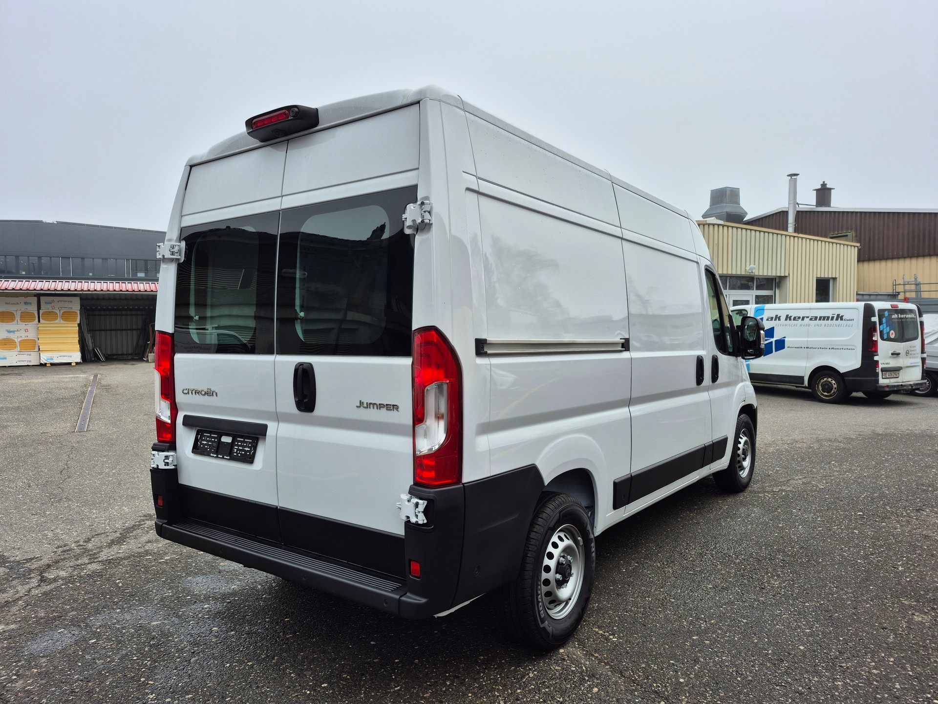 CITROEN Jumper 35 2.2 BlueHDi 140 L2H2-image-4