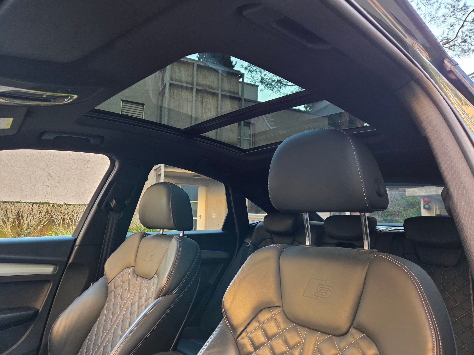 AUDI Q5 Sportback 40 TDI S line quattro S-tronic-image-7