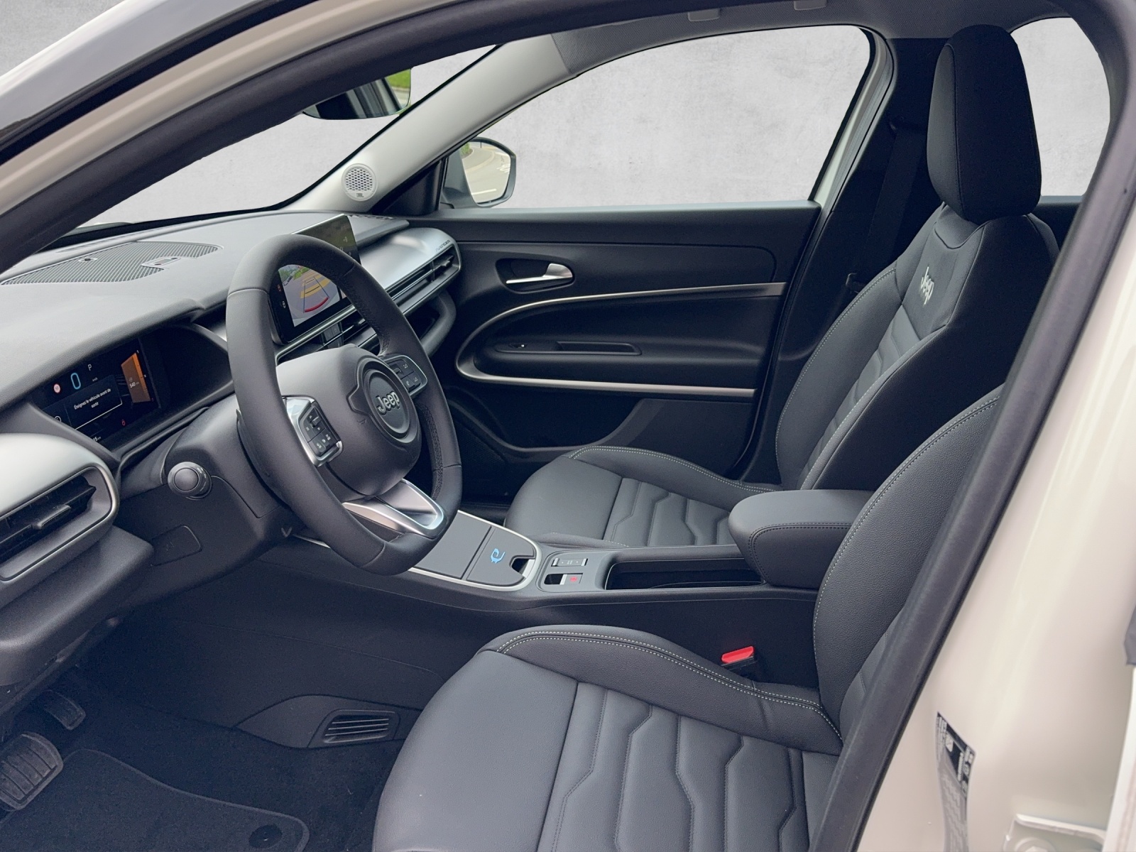 JEEP Avenger 1.2 MHEV Summit-image-8
