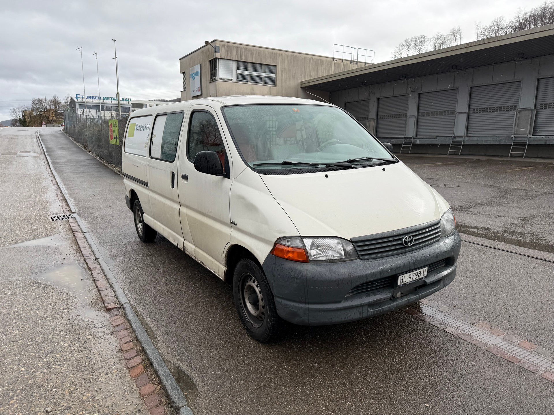 TOYOTA Hiace D-4D A/T LWB Kombi-image-5