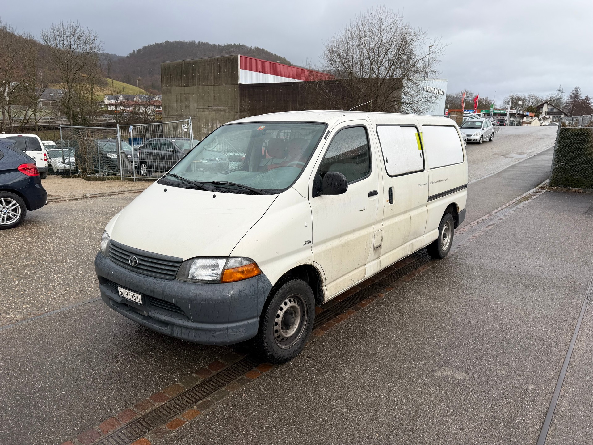 TOYOTA Hiace D-4D A/T LWB Kombi