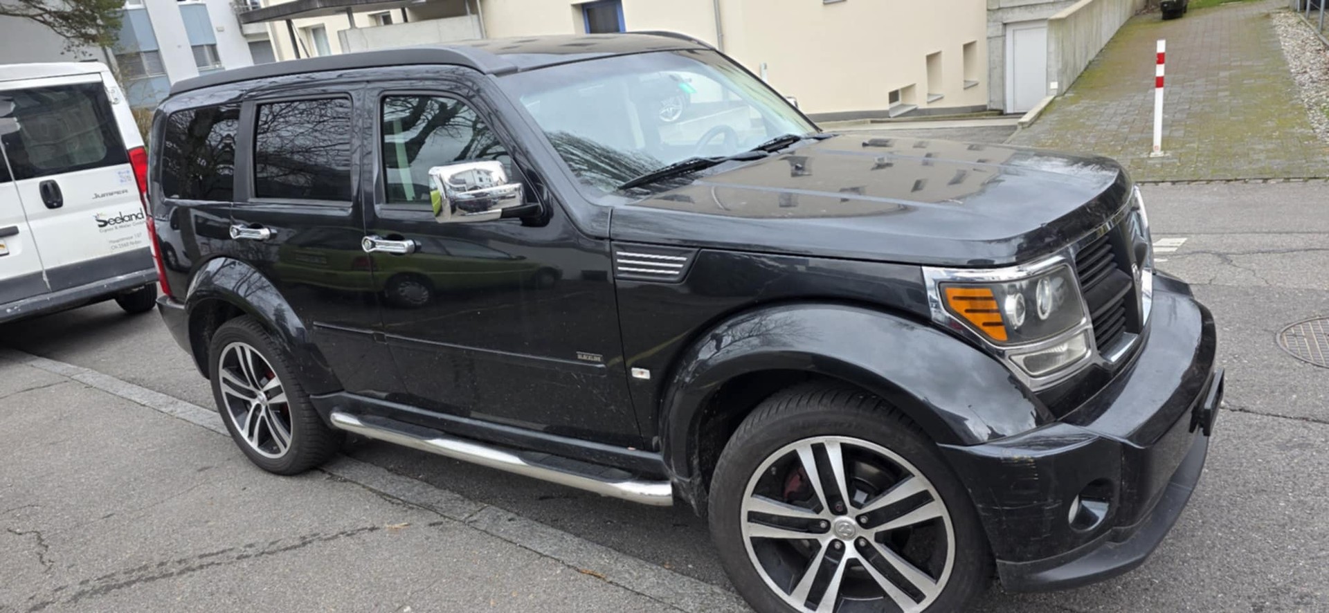 DODGE Nitro 2.8 CRD Blackline Automatic-image-4