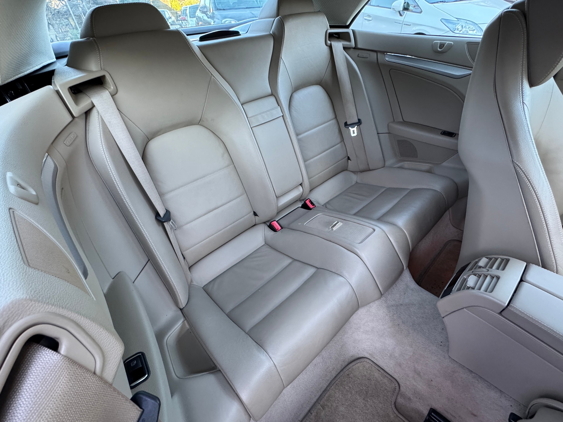 MERCEDES-BENZ E 250 CGI BlueEfficiency 7G-Tronic-image-8