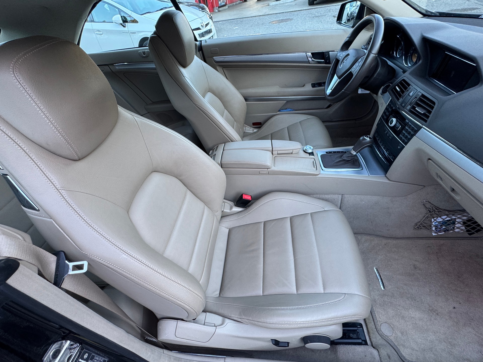MERCEDES-BENZ E 250 CGI BlueEfficiency 7G-Tronic-image-9