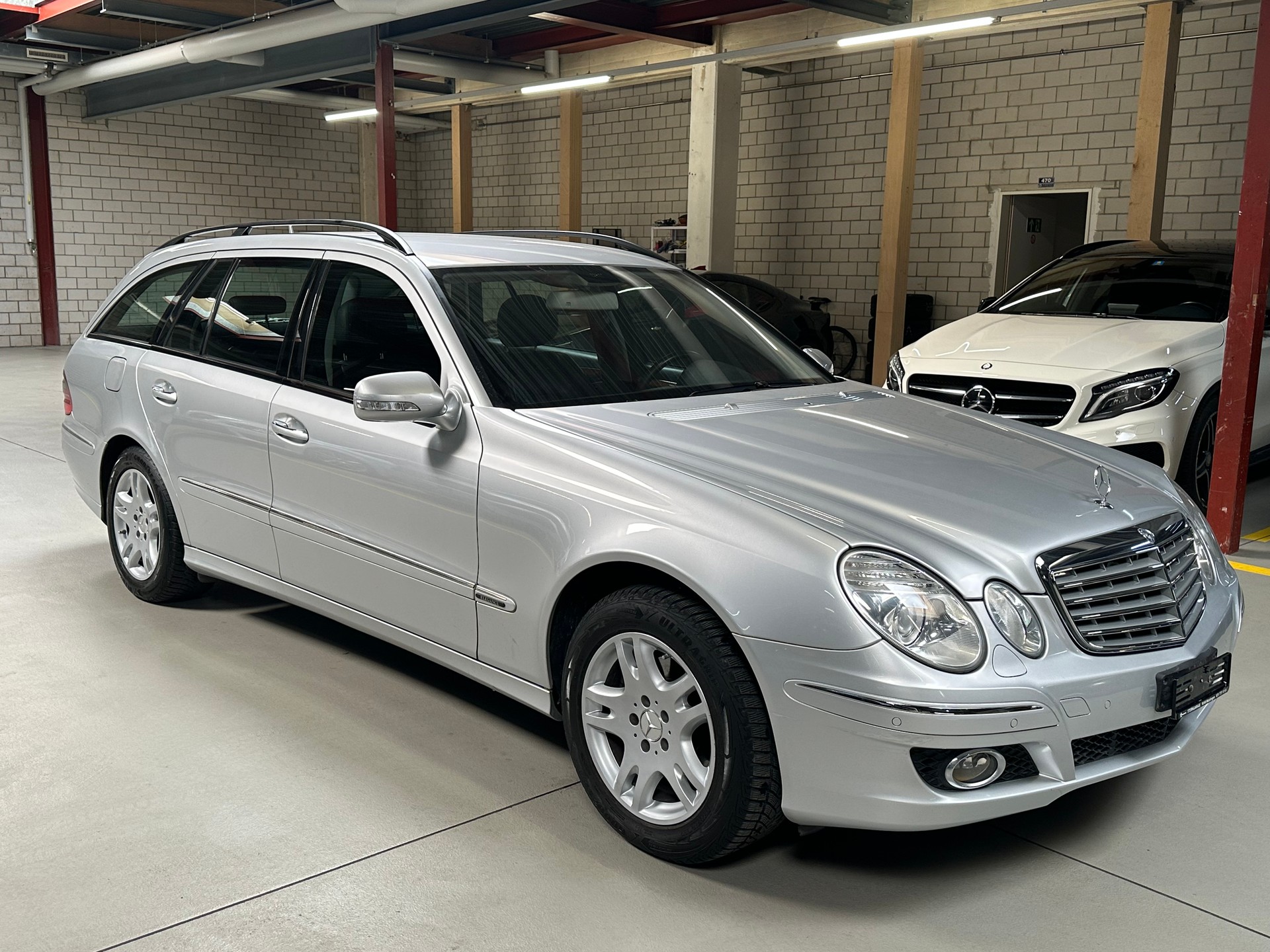 MERCEDES-BENZ E 200 Kompressor Elégance-showroom-element-3