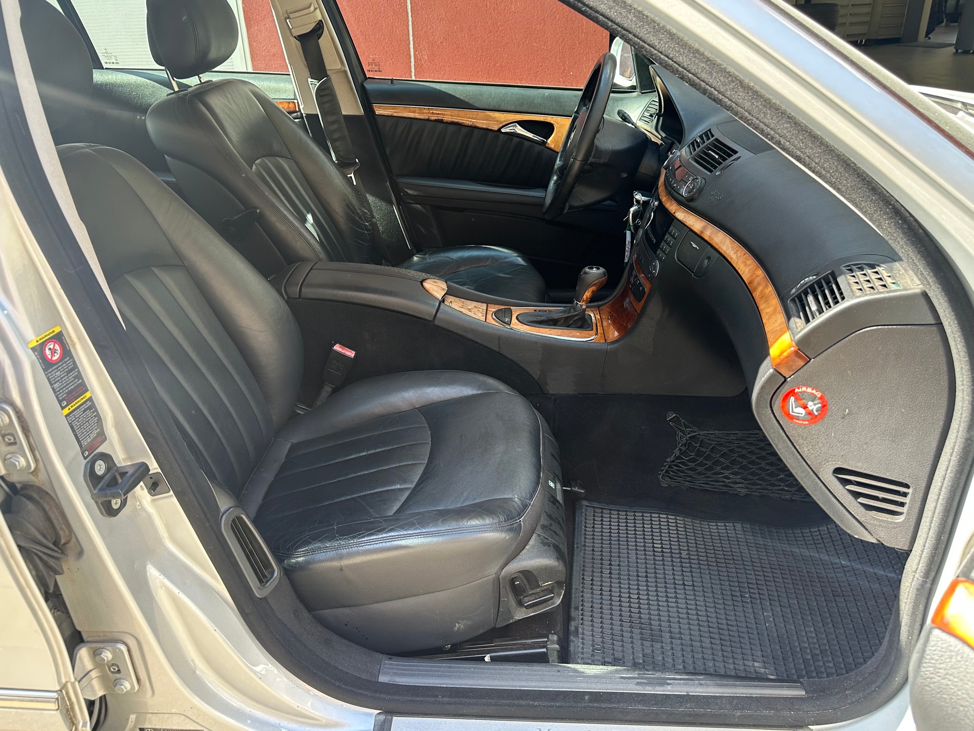 MERCEDES-BENZ E 200 Kompressor Elégance-image-9