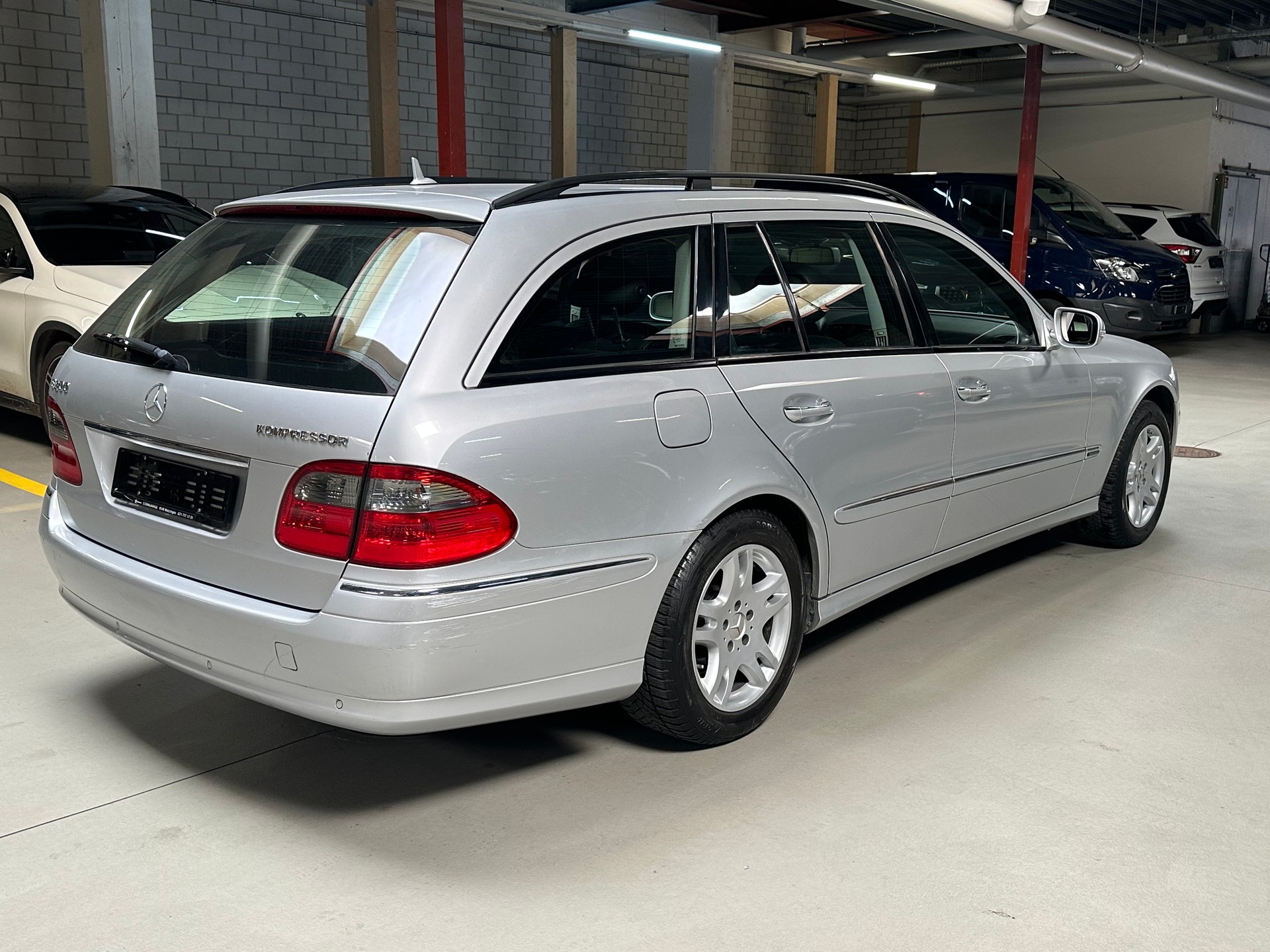MERCEDES-BENZ E 200 Kompressor Elégance-image-5