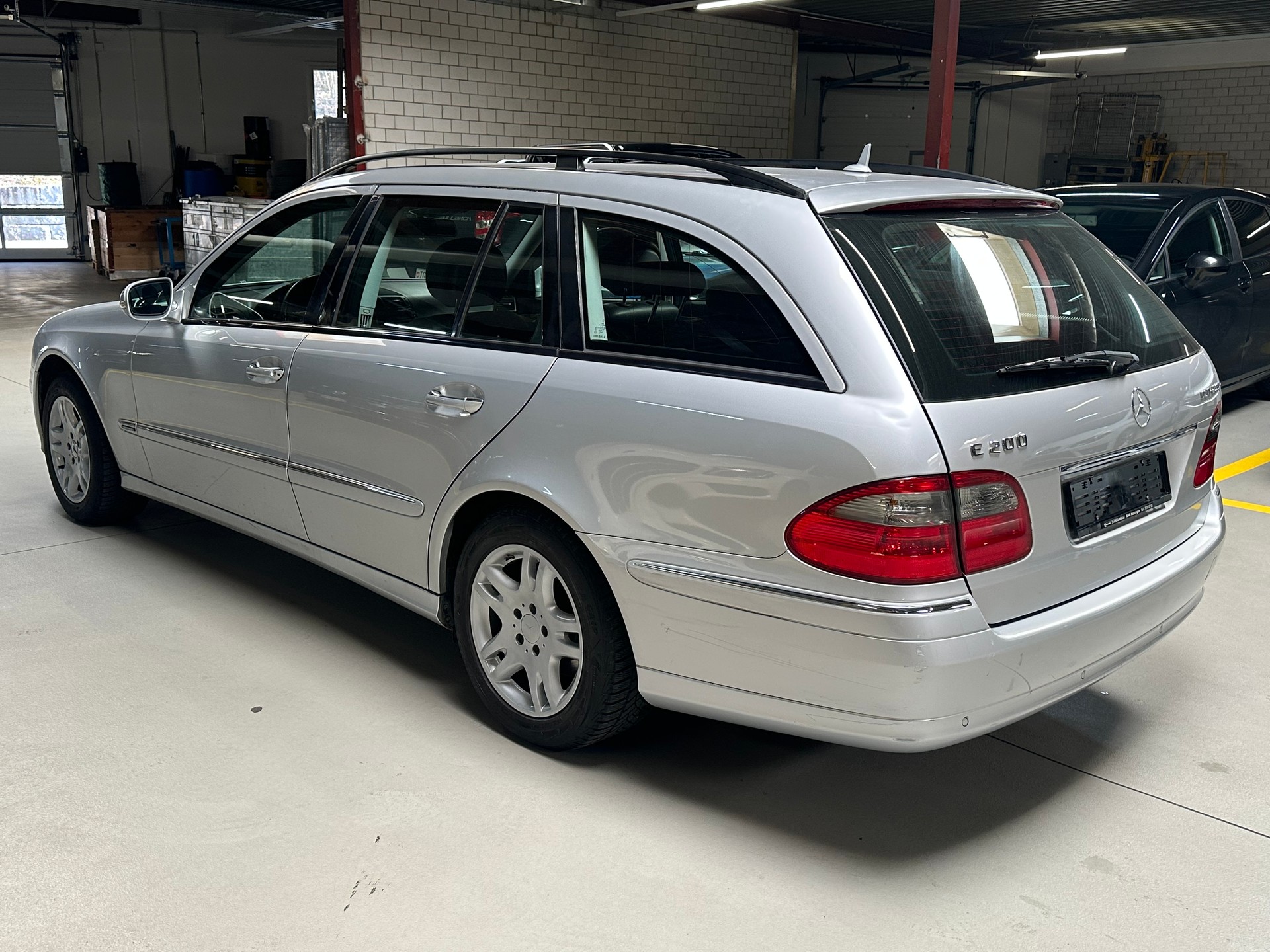 MERCEDES-BENZ E 200 Kompressor Elégance-showroom-element-2