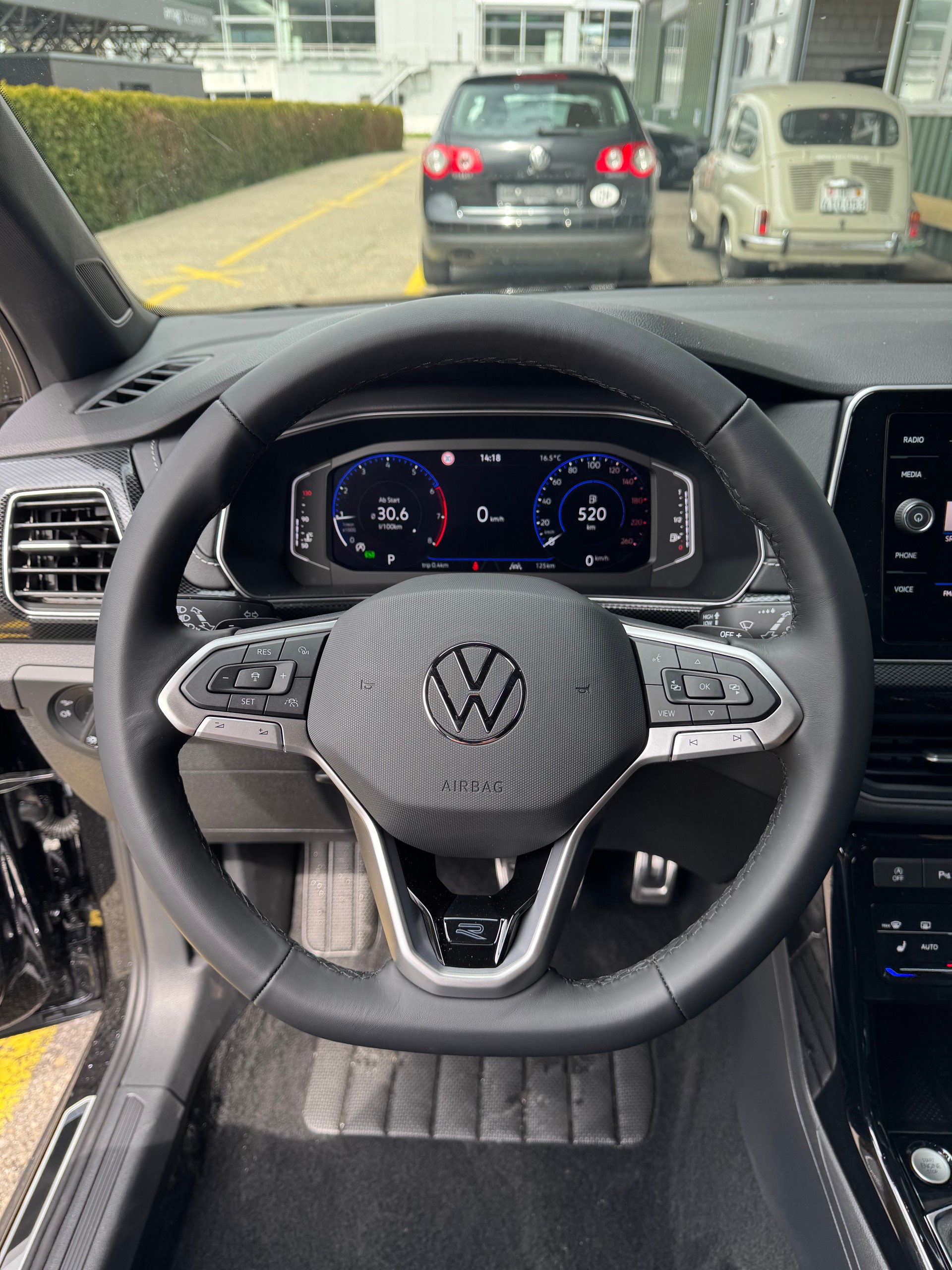 VW T-Cross 1.5 TSI EVO ACT R-Line Aussen und Innen DSG 150 PS mit 39 % Rabatt !-showroom-element-2