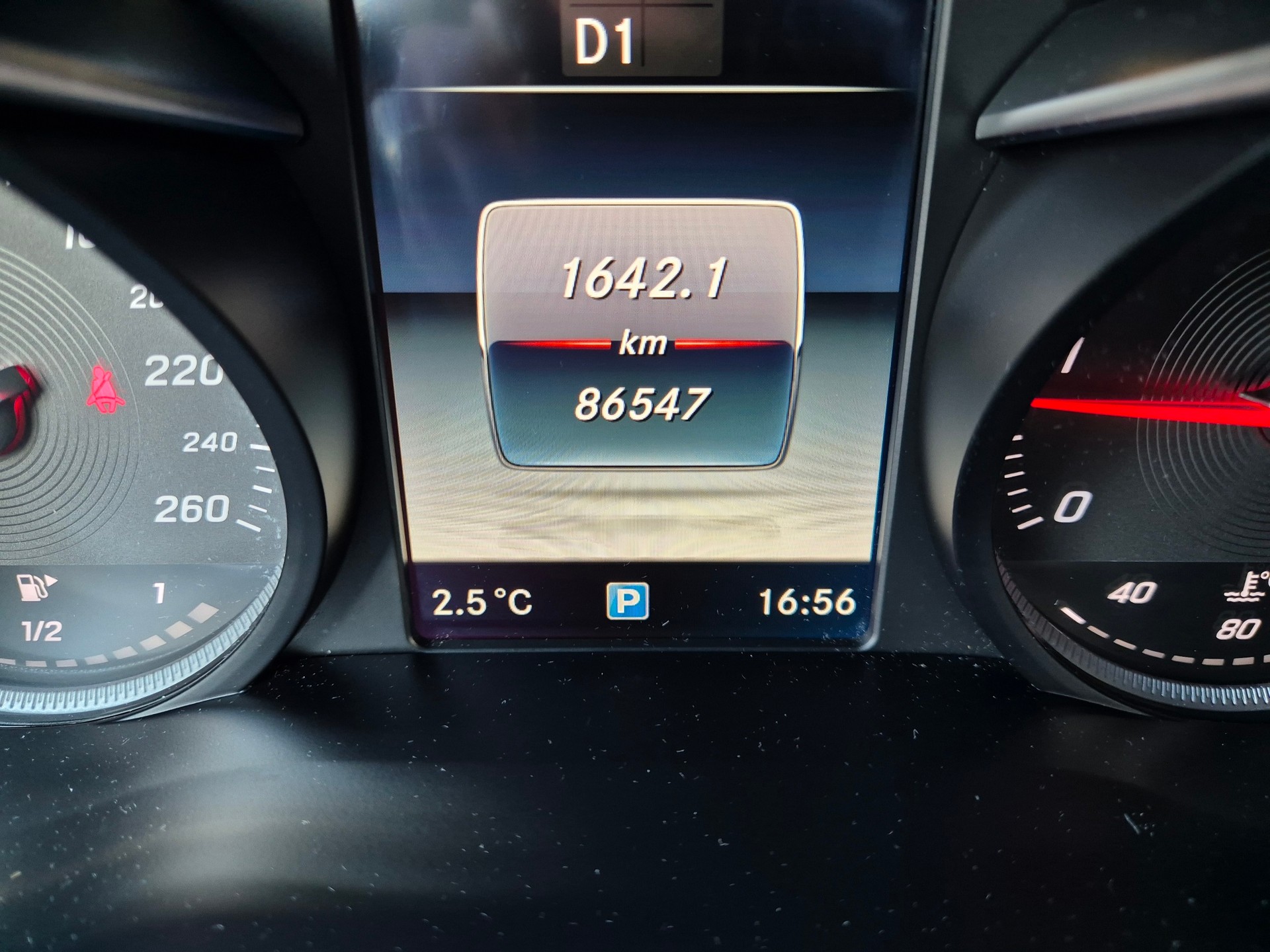 MERCEDES-BENZ GLC Coupé 250 d AMG Line 4Matic 9G-Tronic-image-23
