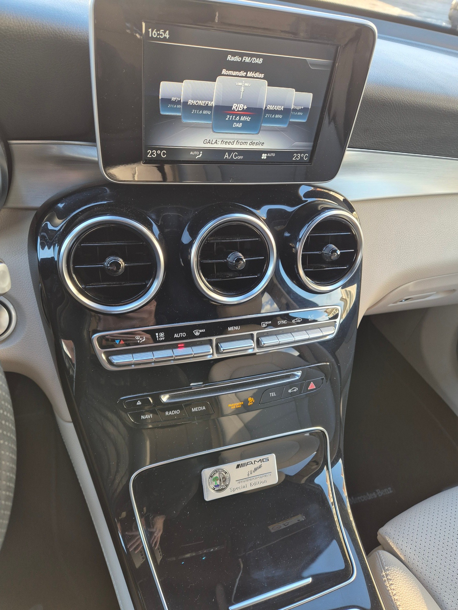 MERCEDES-BENZ GLC Coupé 250 d AMG Line 4Matic 9G-Tronic-image-18