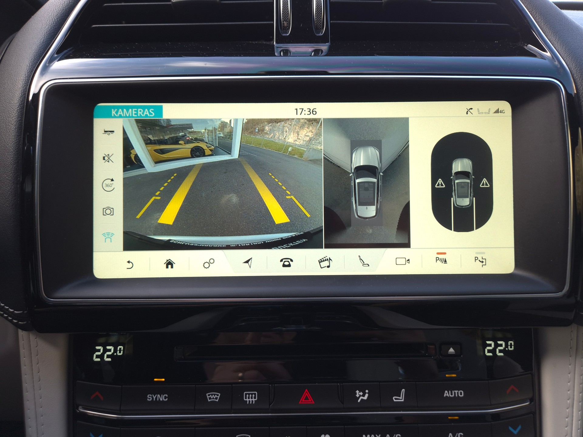 JAGUAR F-Pace 5.0 V8 SVR AWD Automatik-image-19