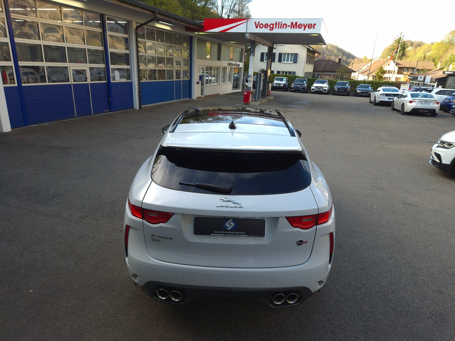 JAGUAR F-Pace 5.0 V8 SVR AWD Automatik-image-9