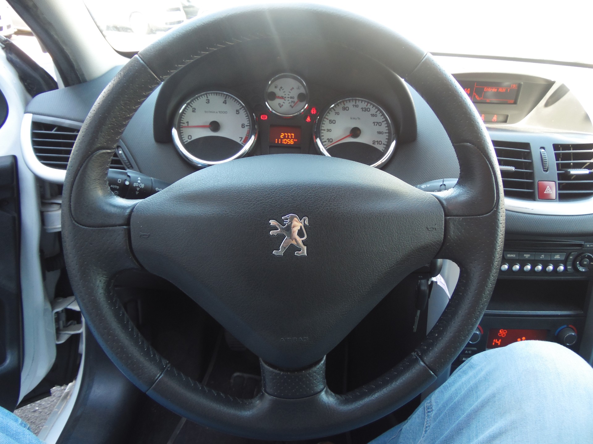 PEUGEOT 207 1.6 16V Trendy Clim-image-12