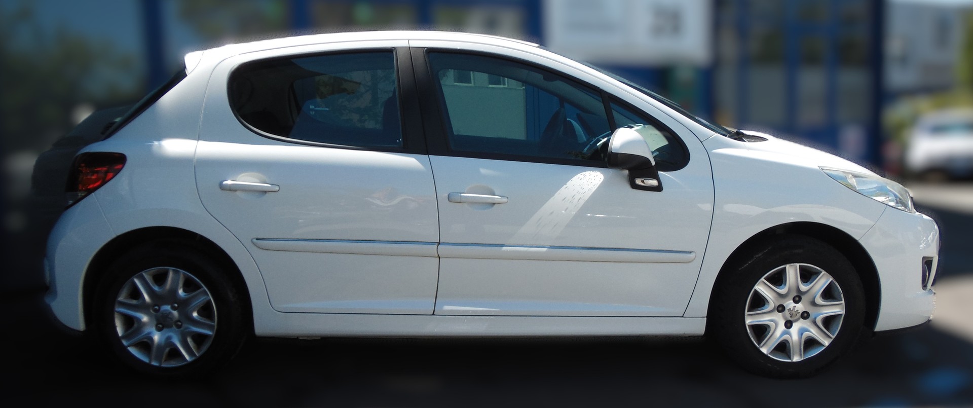 PEUGEOT 207 1.6 16V Trendy Clim-image-1