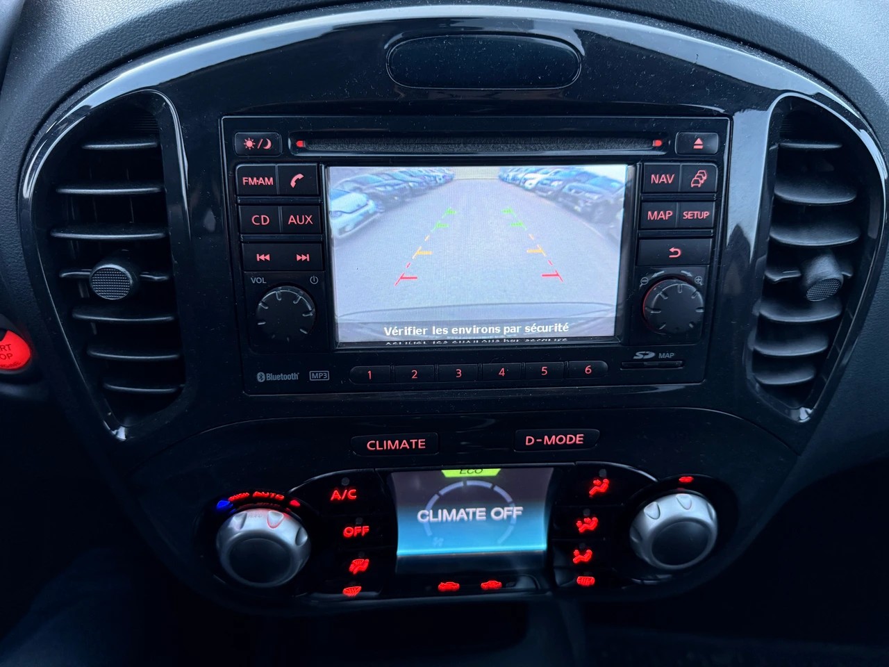 NISSAN Juke 1.6 DIG-T tekna 4x4 Xtronic M-CVT-image-25