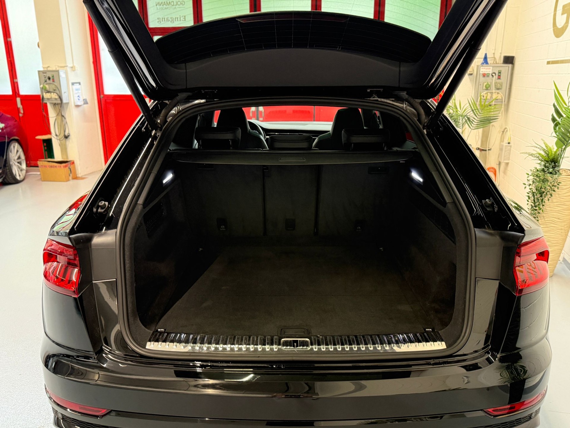 AUDI Q8 50 TDI quattro tiptronic-image-12