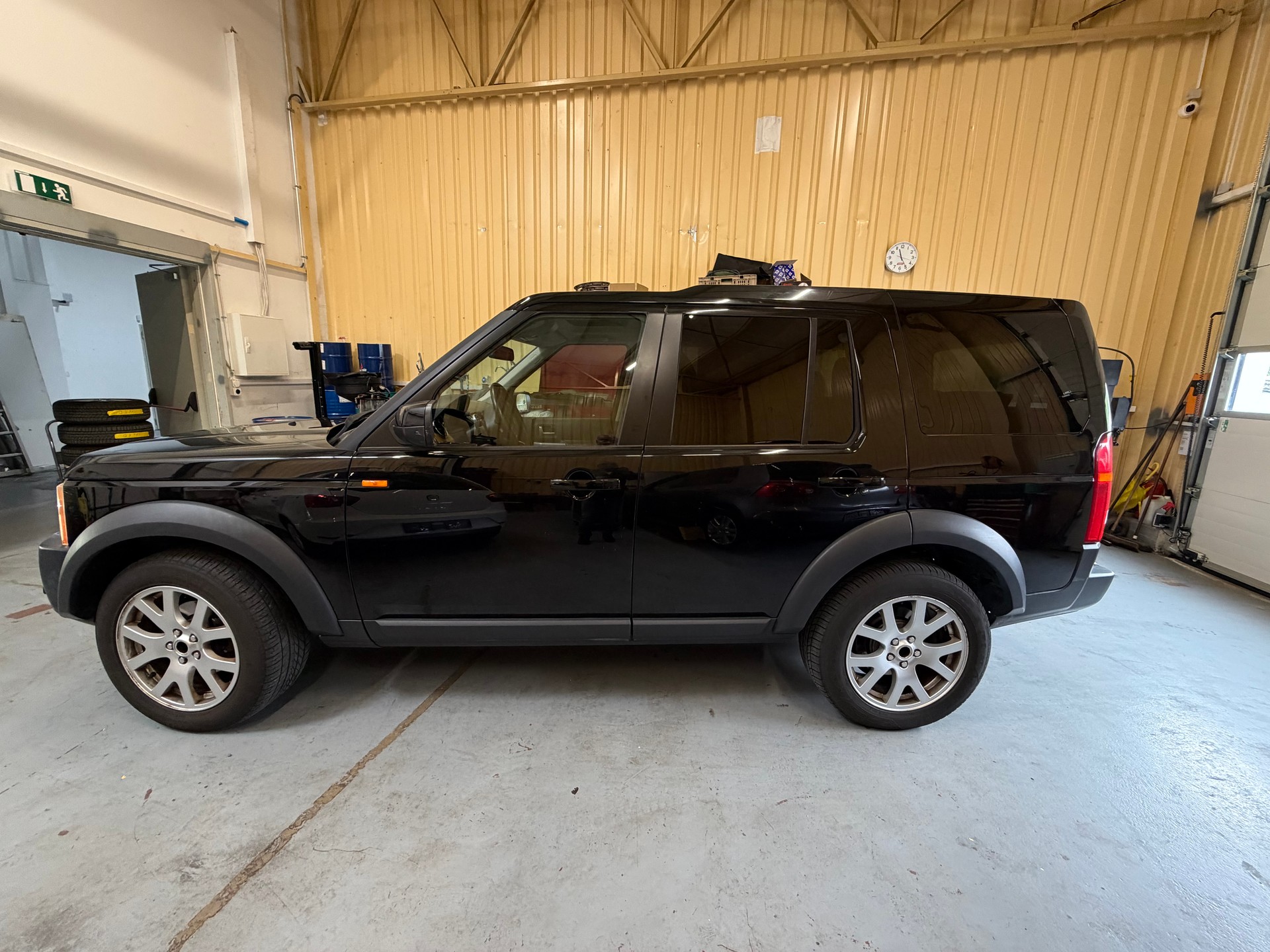 LAND ROVER Discovery 2.7d V6 HSE Automatic-image-1
