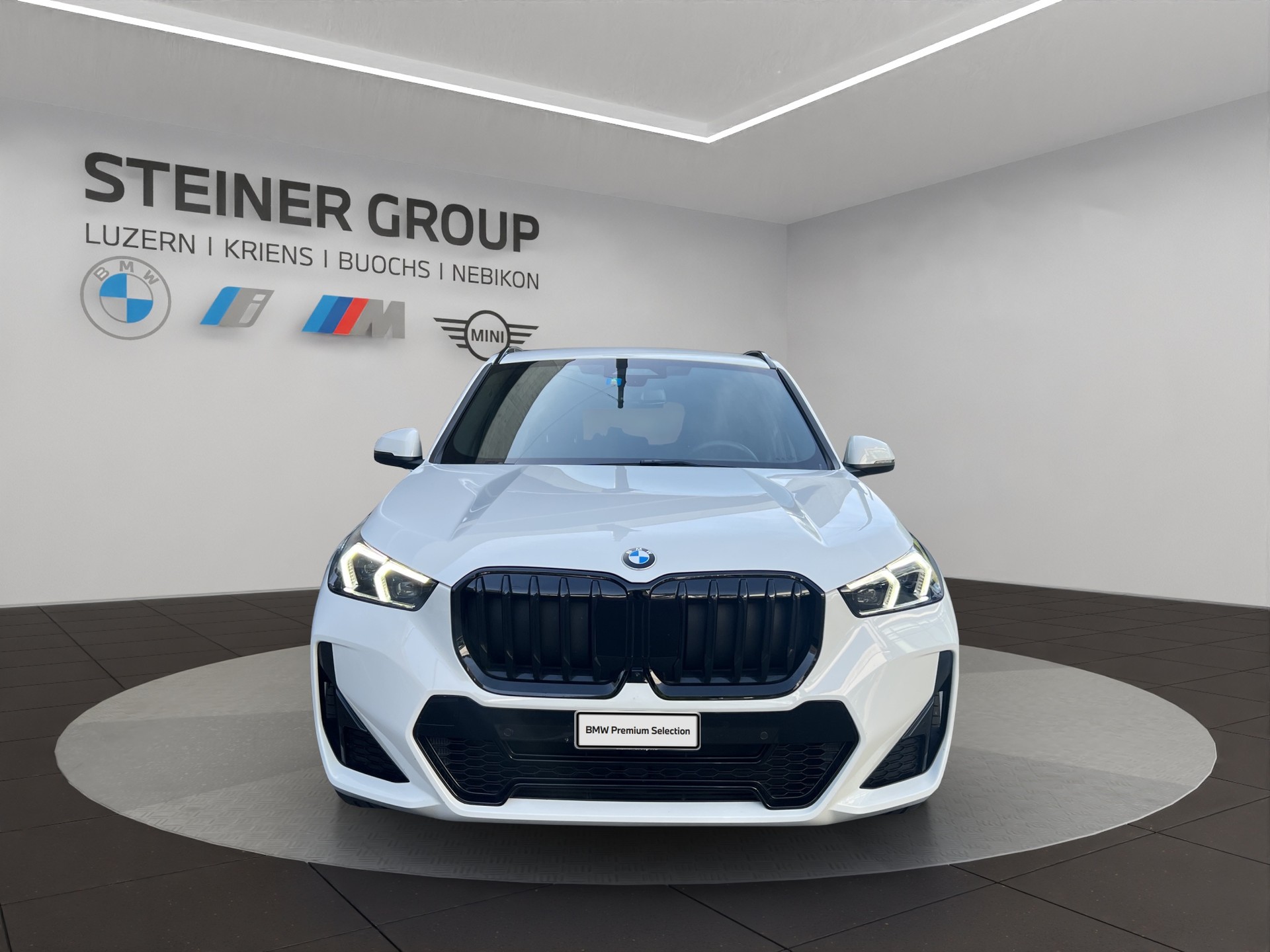 BMW X1 xDrive 20d 48V M Sport-showroom-element-1