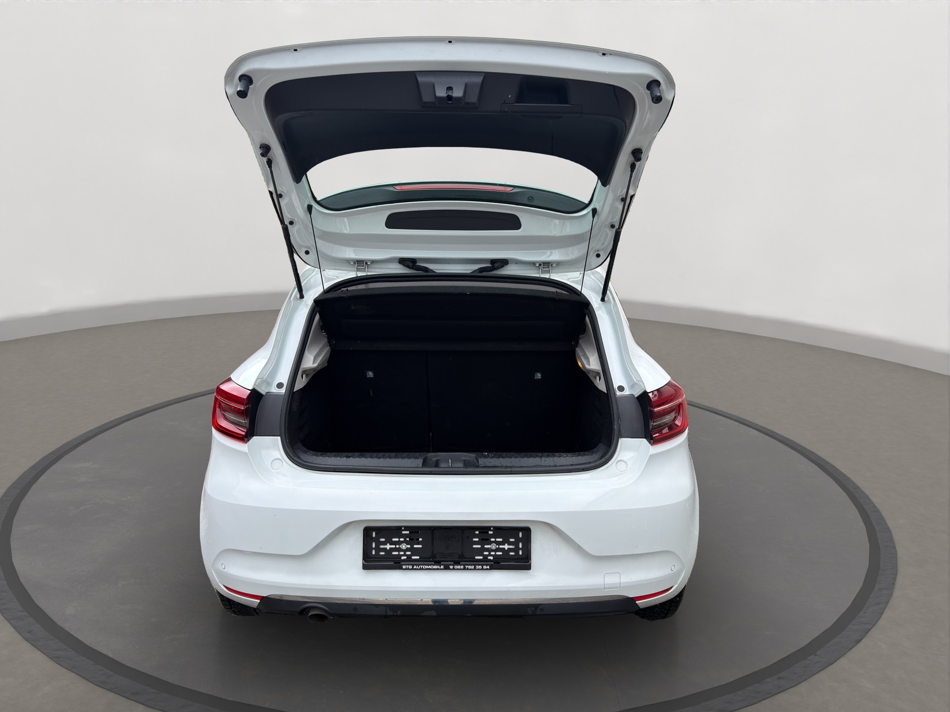 RENAULT Clio 1.3 Business EDC-image-14