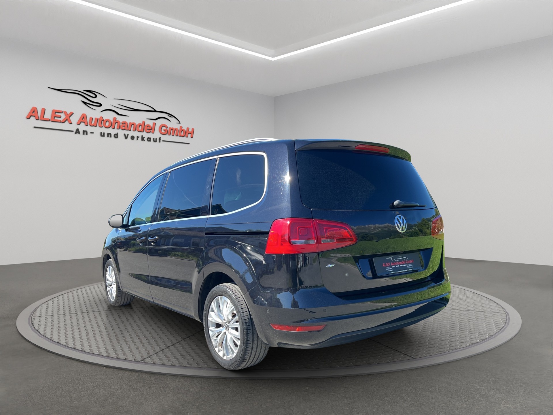 VW Sharan 2.0 TSI Comfortline DSG-image-2