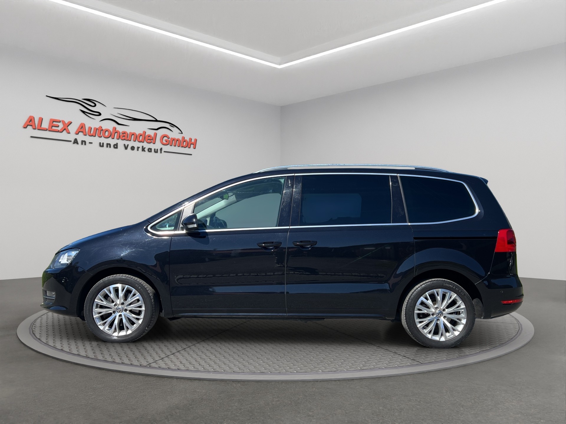 VW Sharan 2.0 TSI Comfortline DSG-image-1
