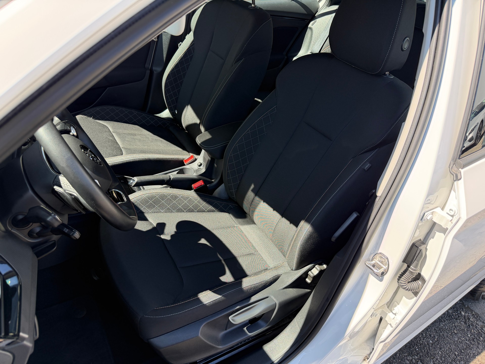 SKODA Kamiq 1.0 TSI Ambition DSG-image-8