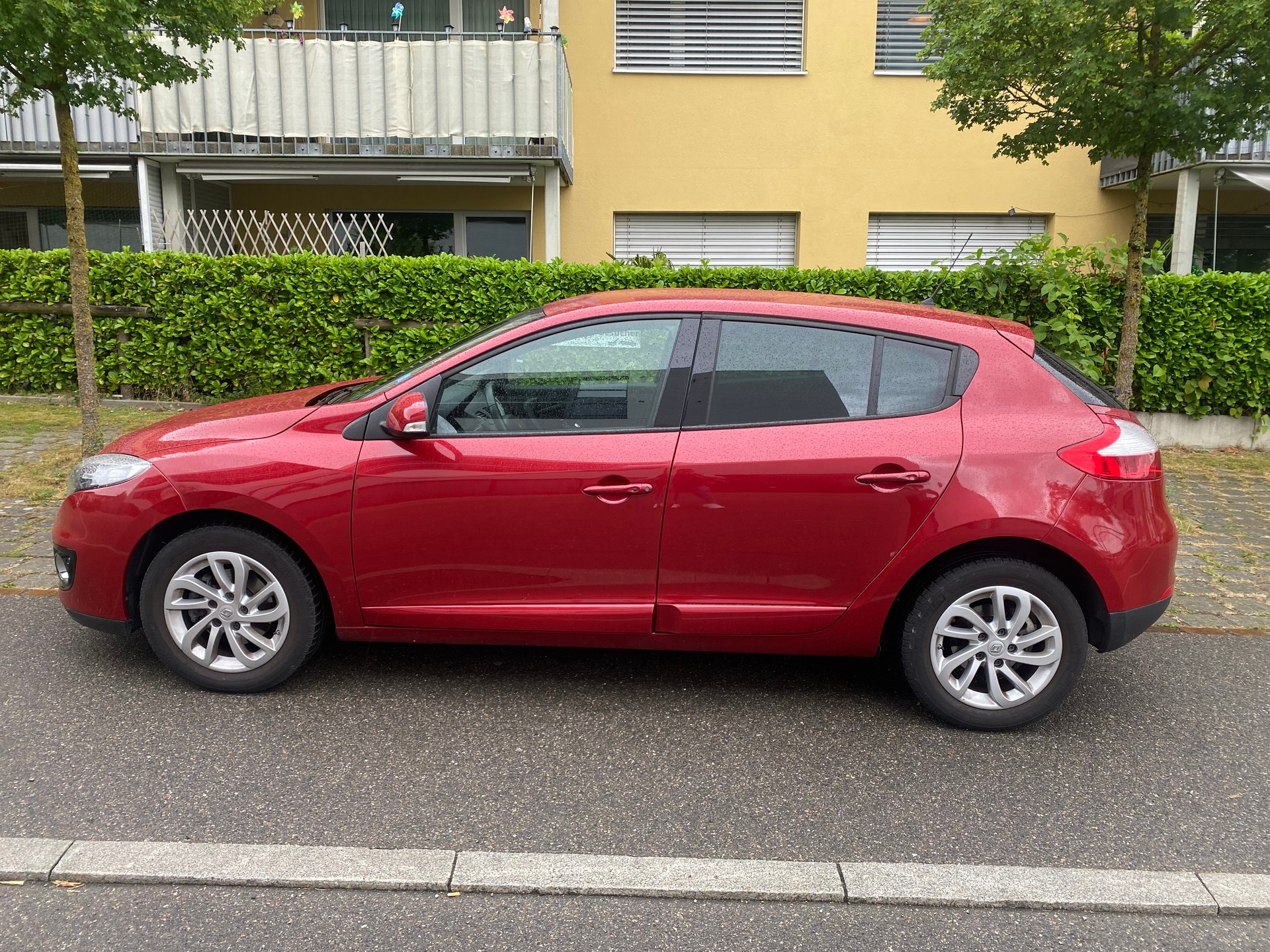 RENAULT Mégane 1.5 dCi Swiss Edition EDC-image-4