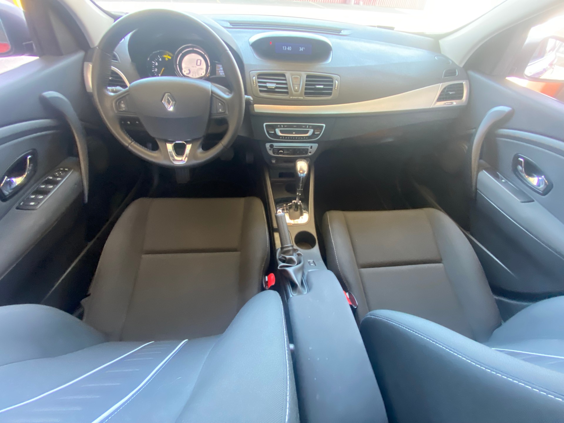 RENAULT Mégane 1.5 dCi Swiss Edition EDC-image-10