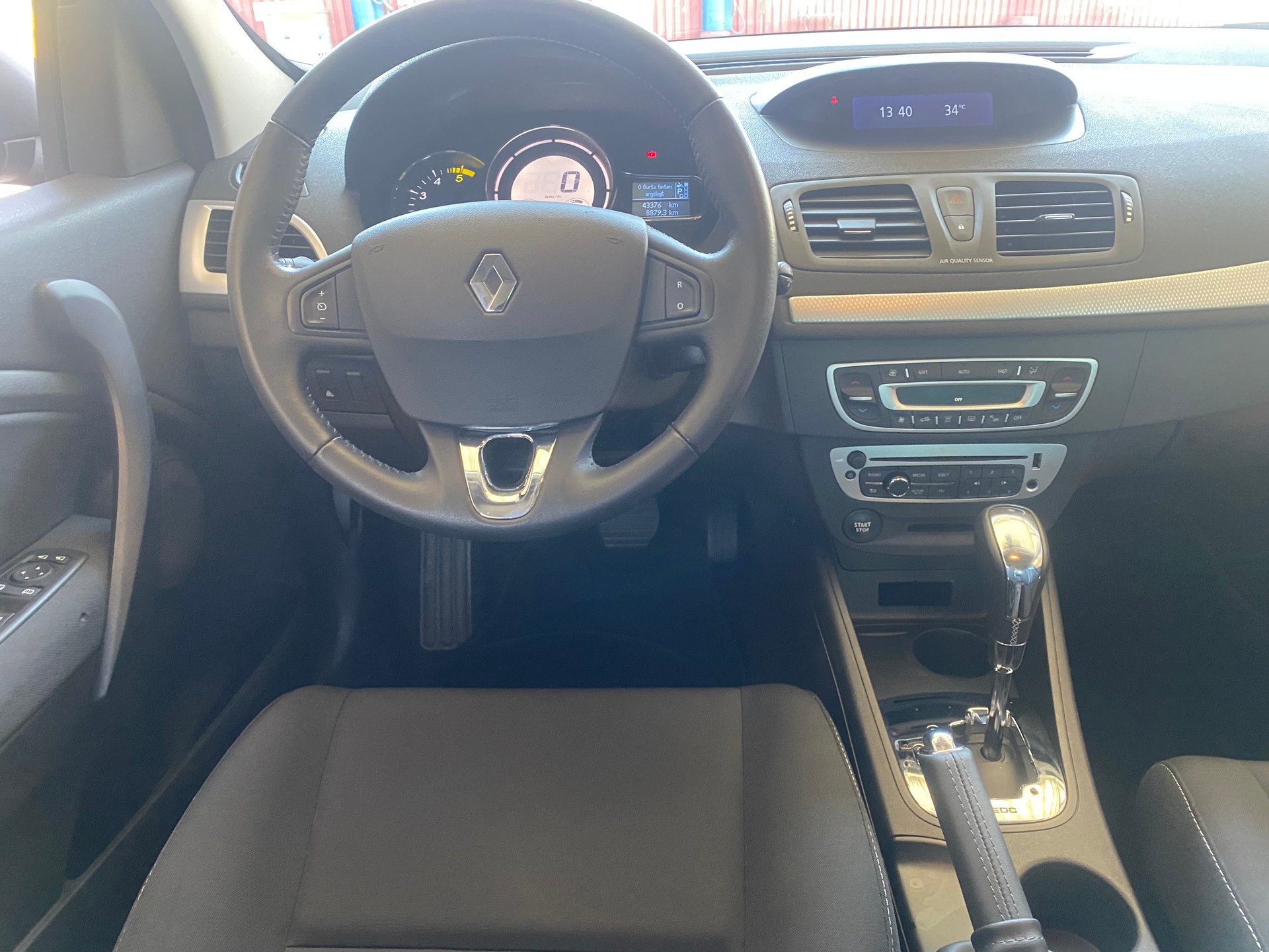 RENAULT Mégane 1.5 dCi Swiss Edition EDC-image-8