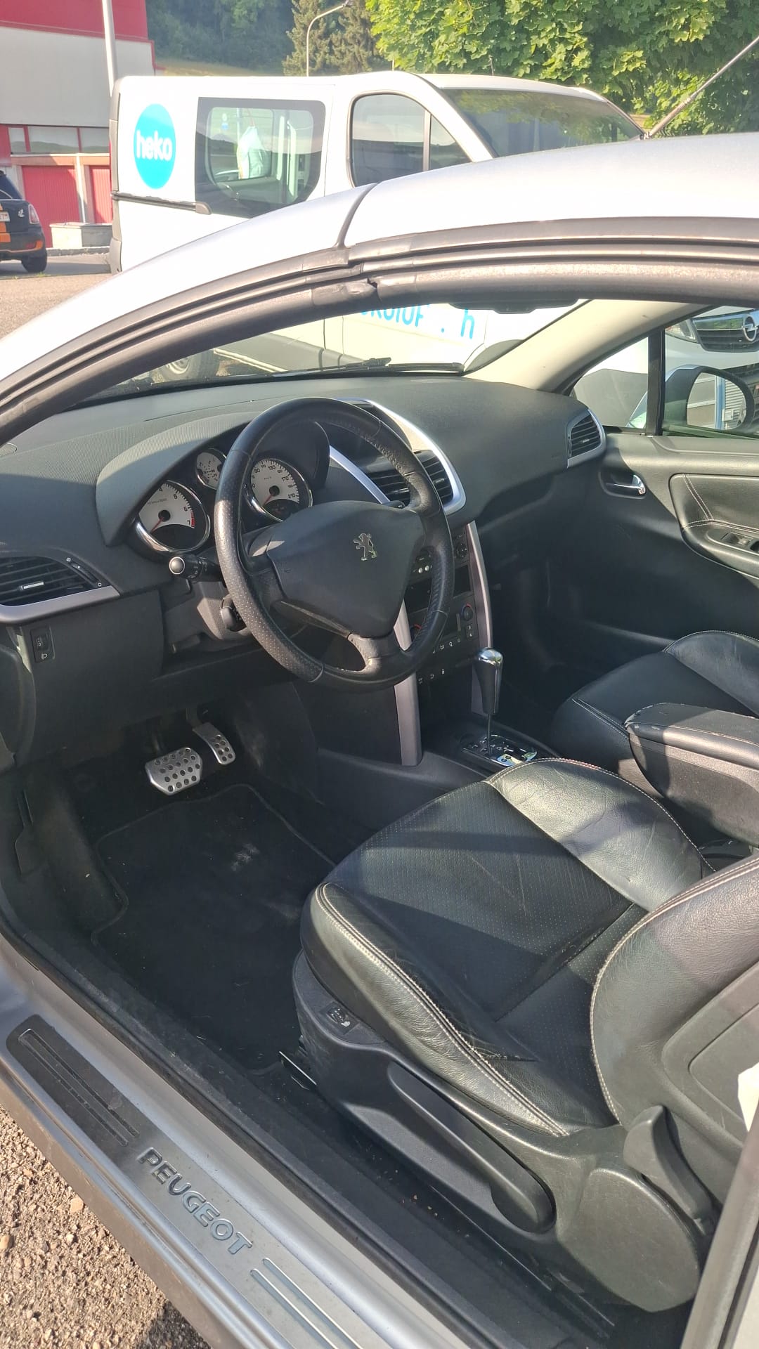 PEUGEOT 207 CC 1.6 16V Platinium Edition Automatic-image-10
